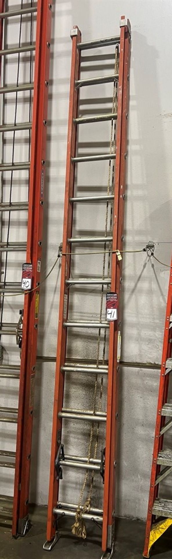 LOUISVILLE 20' Fiberglass Extension Ladder