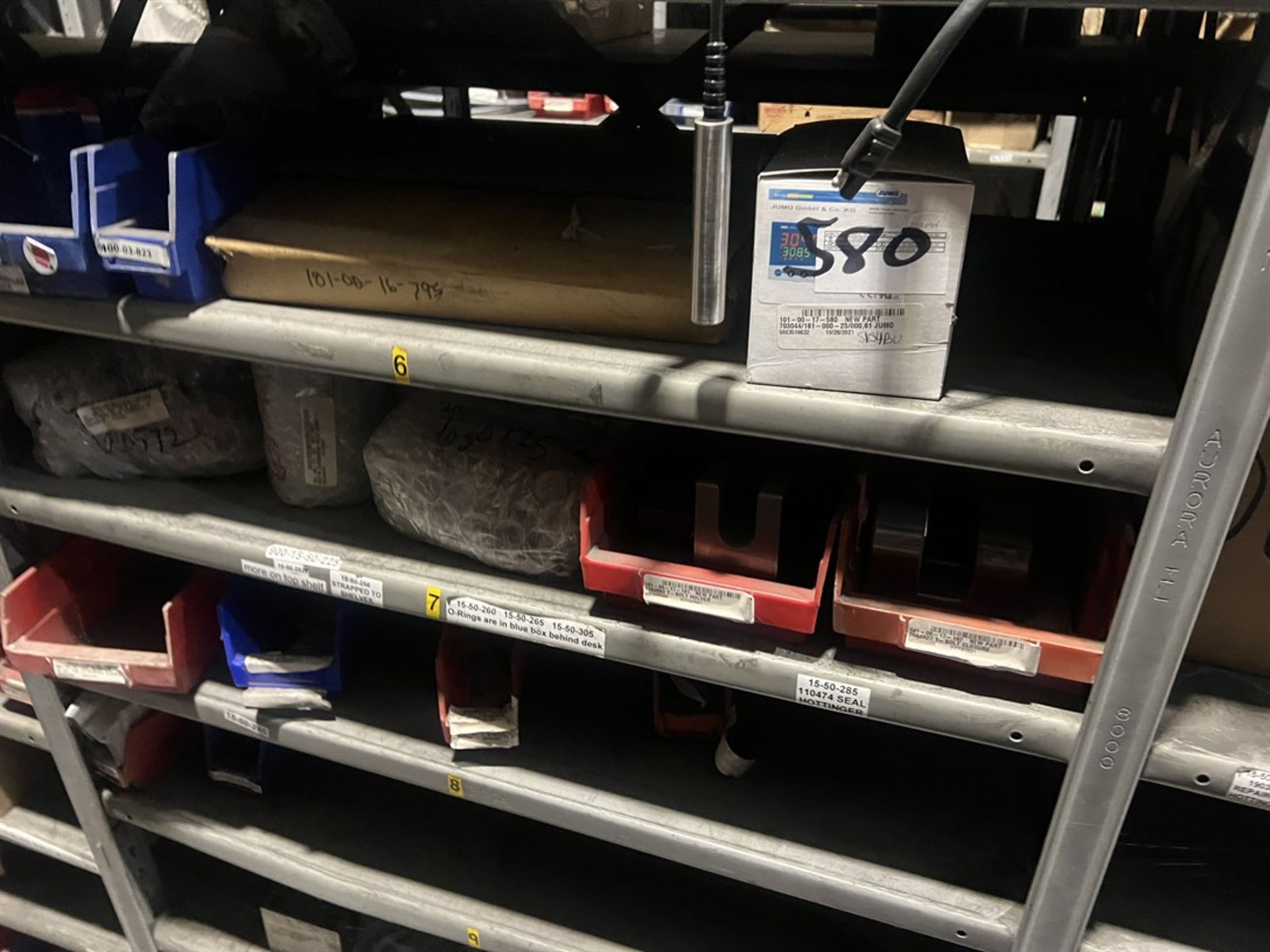Lot Comprising (12) Shop Shelving Units w/ Contents Including Assorted Molding Machine Parts - Image 18 of 20
