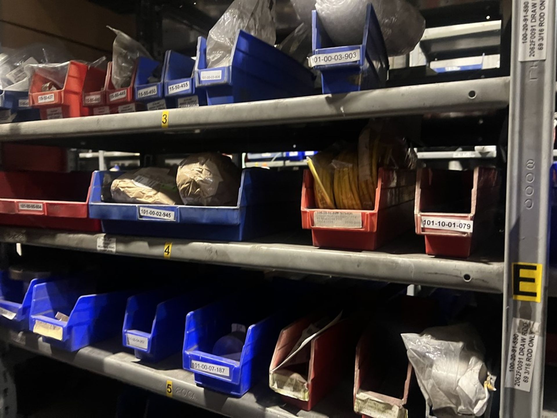 Lot Comprising (12) Shop Shelving Units w/ Contents Including Assorted Molding Machine Parts - Image 13 of 20