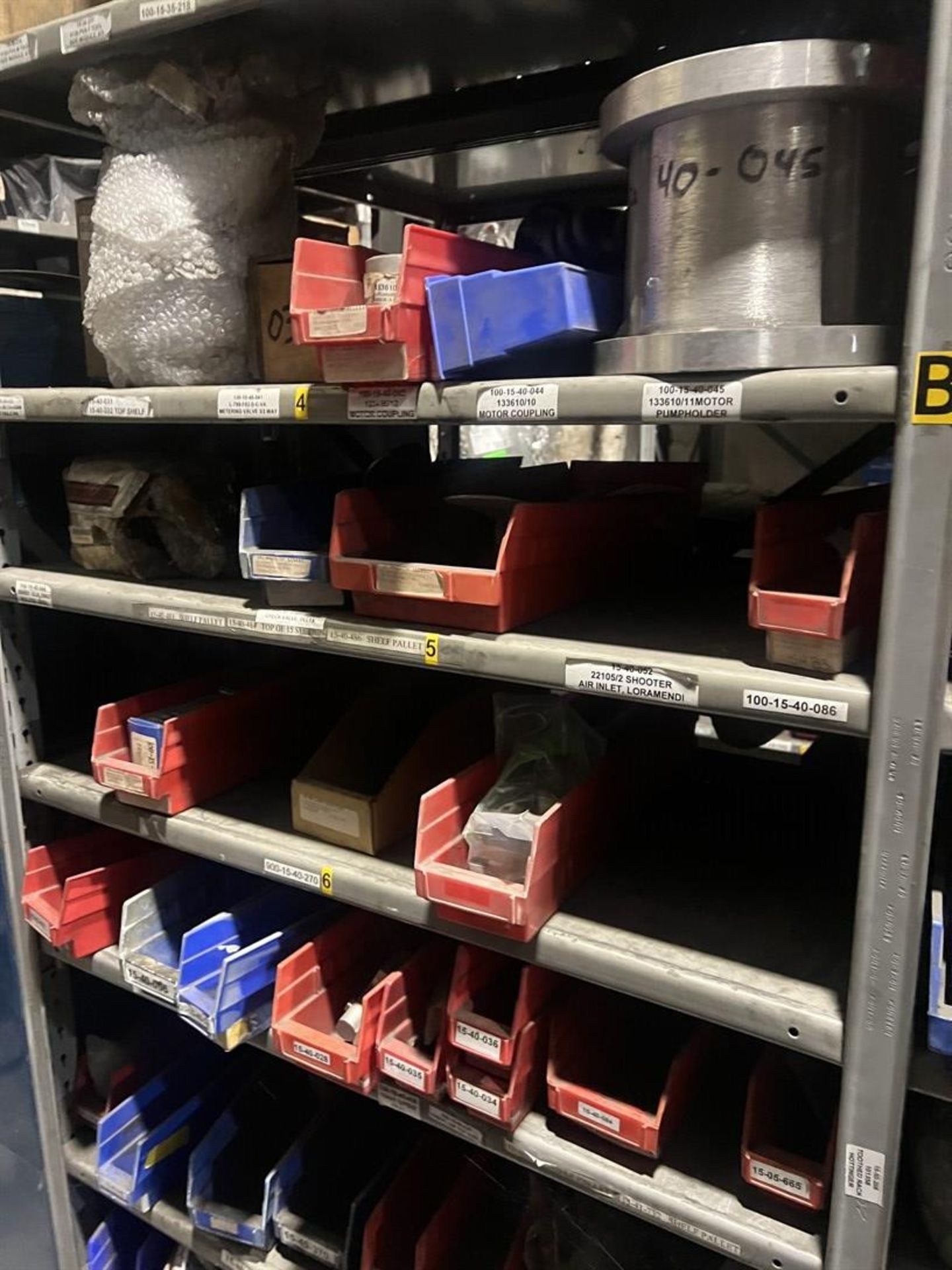 Lot Comprising (12) Shop Shelving Units w/ Contents Including Assorted Molding Machine Parts - Image 19 of 20