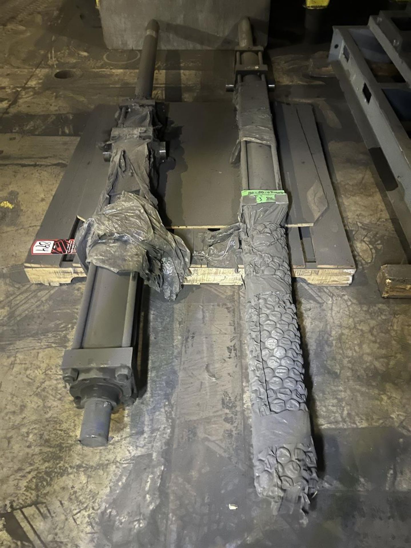 Lot of (2) HHP_MT4D_5.00X50.000_3.500_2 1/2-12_M Hydraulic Shafts - Image 2 of 3