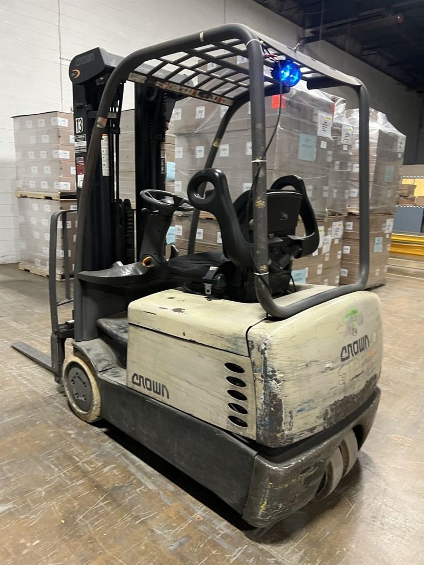 CROWN SC 4000 Series Sit-Down Rider Electric 3-Wheel Forklift, s/n 9A130001, 3000 Lb. Capacity, Dual - Image 3 of 9
