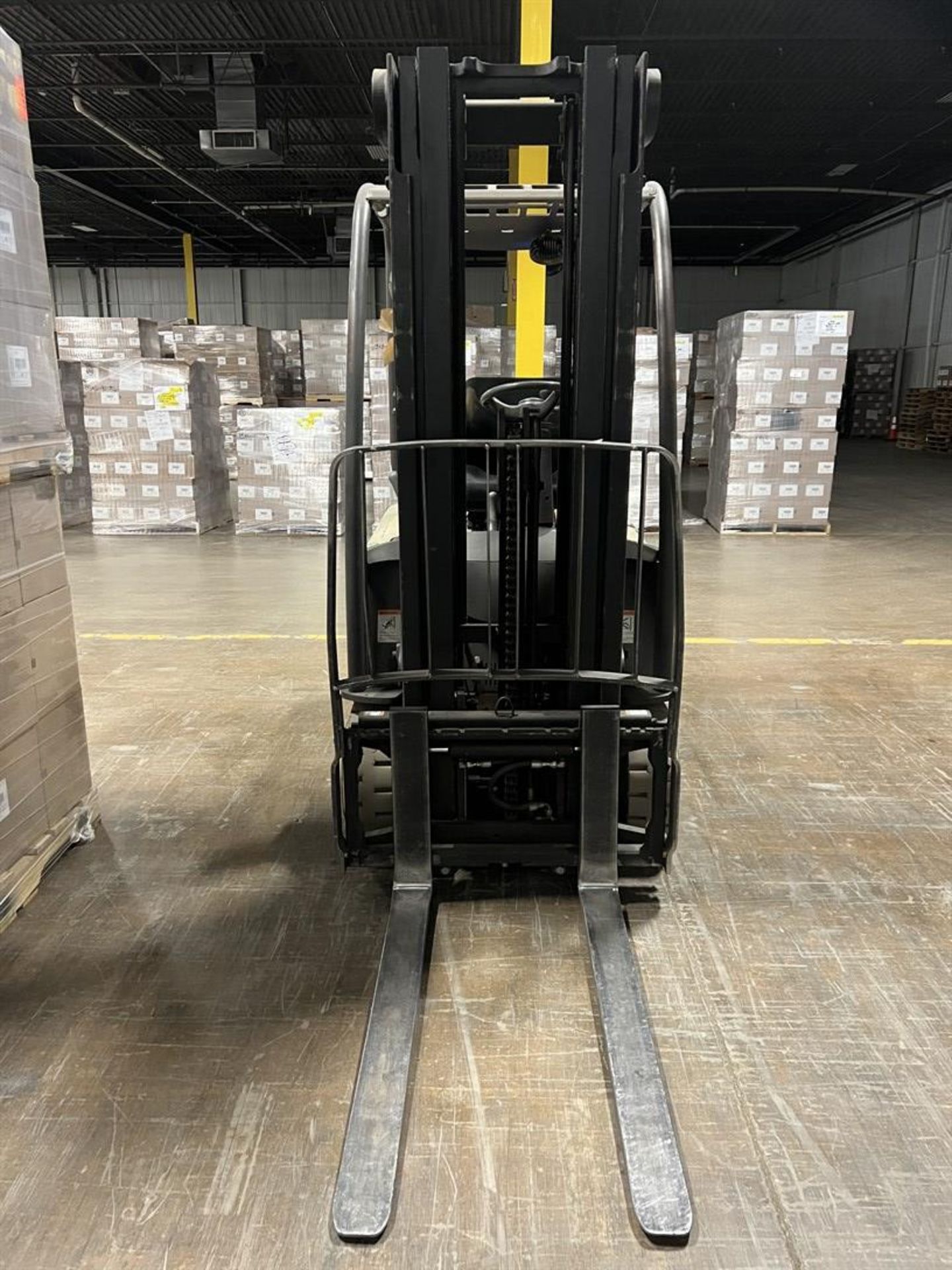 CROWN SC 4000 Series Sit-Down Rider Electric 3-Wheel Forklift, s/n 9A130001, 3000 Lb. Capacity, Dual - Image 2 of 9