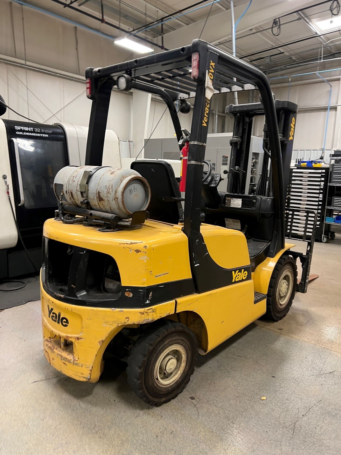 Yale Veracitor GLP050VX LP Forklift, s/n B875V04275H, 5,000 Lb. Capacity, 3-stage mast, side shift - Image 4 of 9