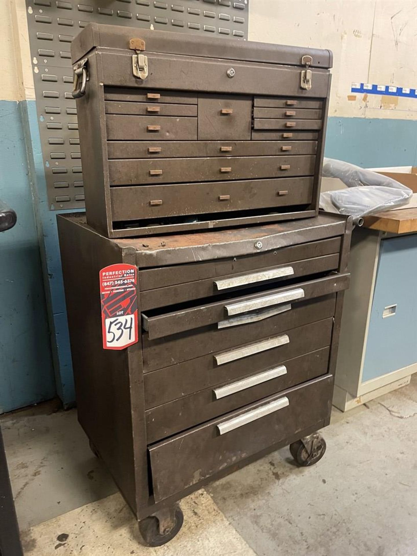 KENNEDY Rolling Tool Chest (BUILDING 16)