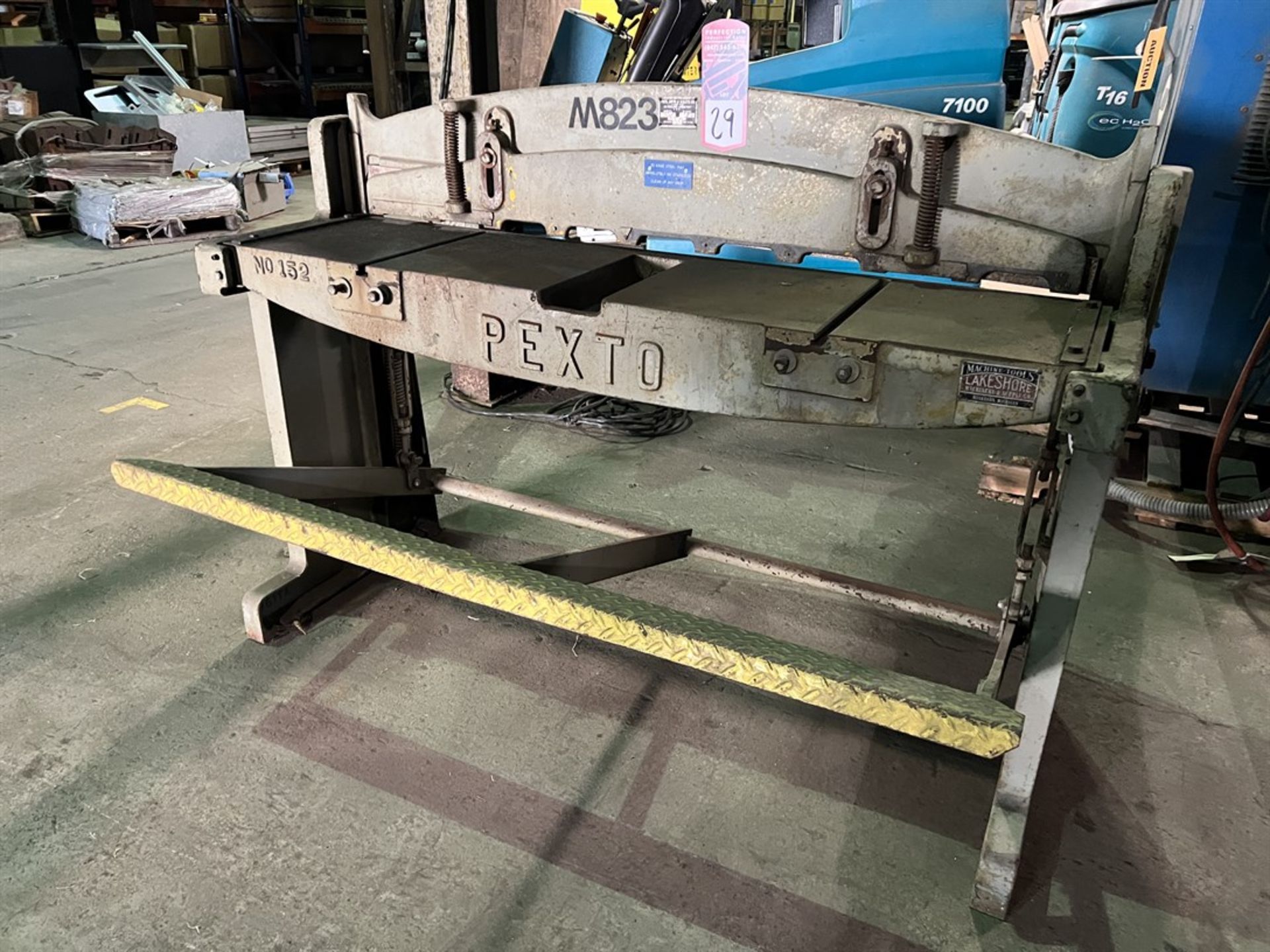 PEXTO No. 152-A Shear, s/n 8468, 4' x 20 Ga Capacity (Building 39)