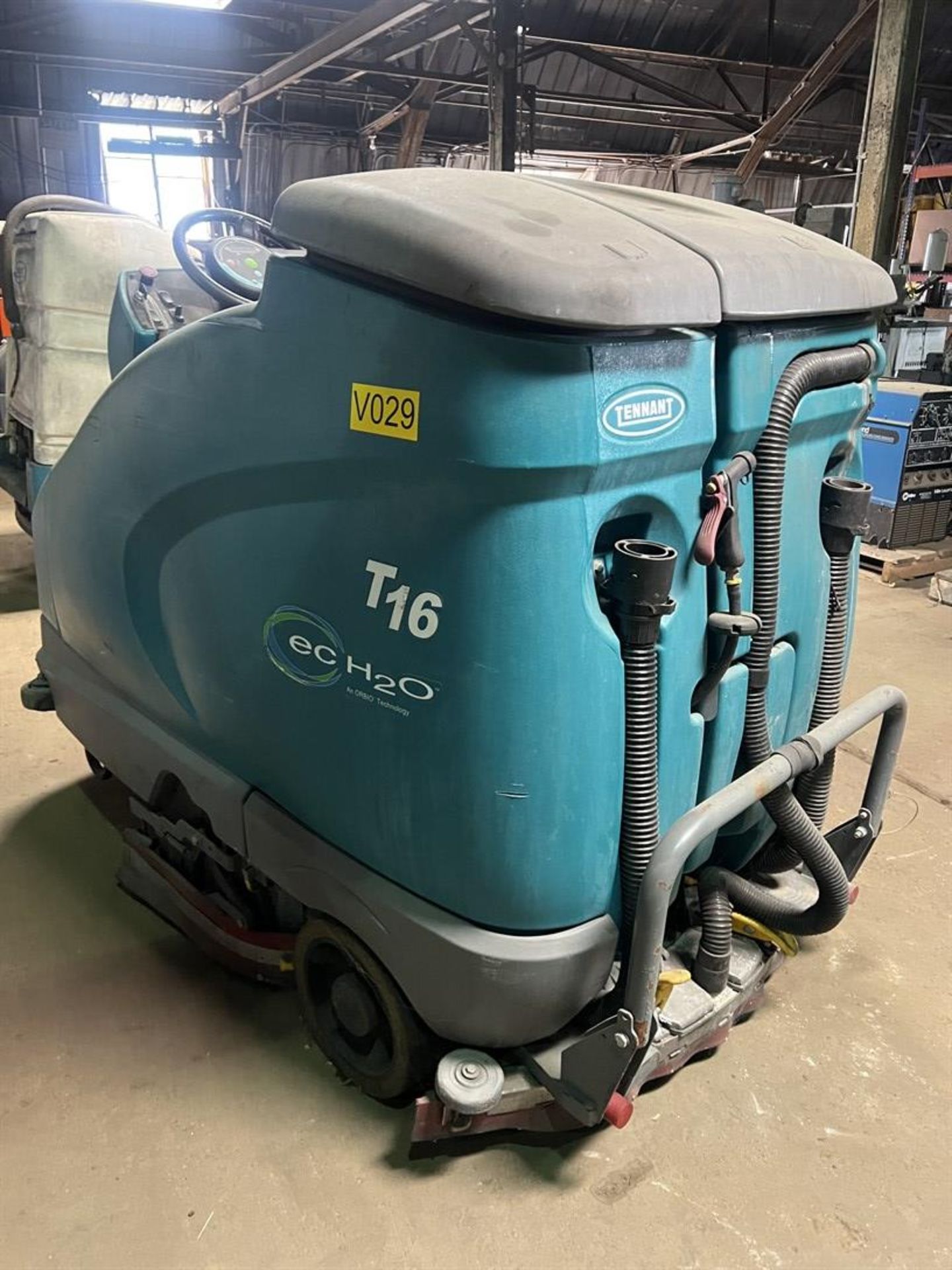 TENNANT T16 Floor Scrubber, s/n T16-26762, 36V (Building 39) - Image 2 of 7