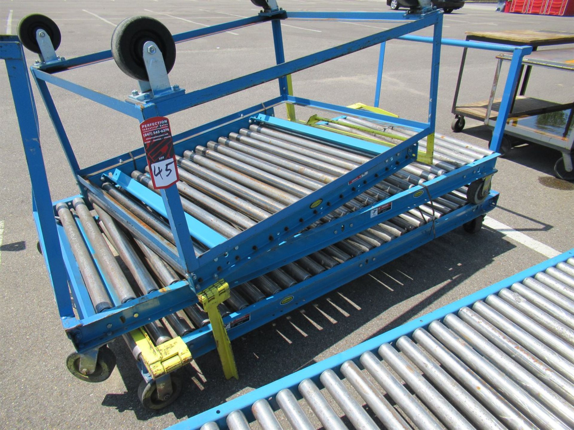 6 Sections Portable Hydraulic Roller Conveyor, Approx 42" x 84"