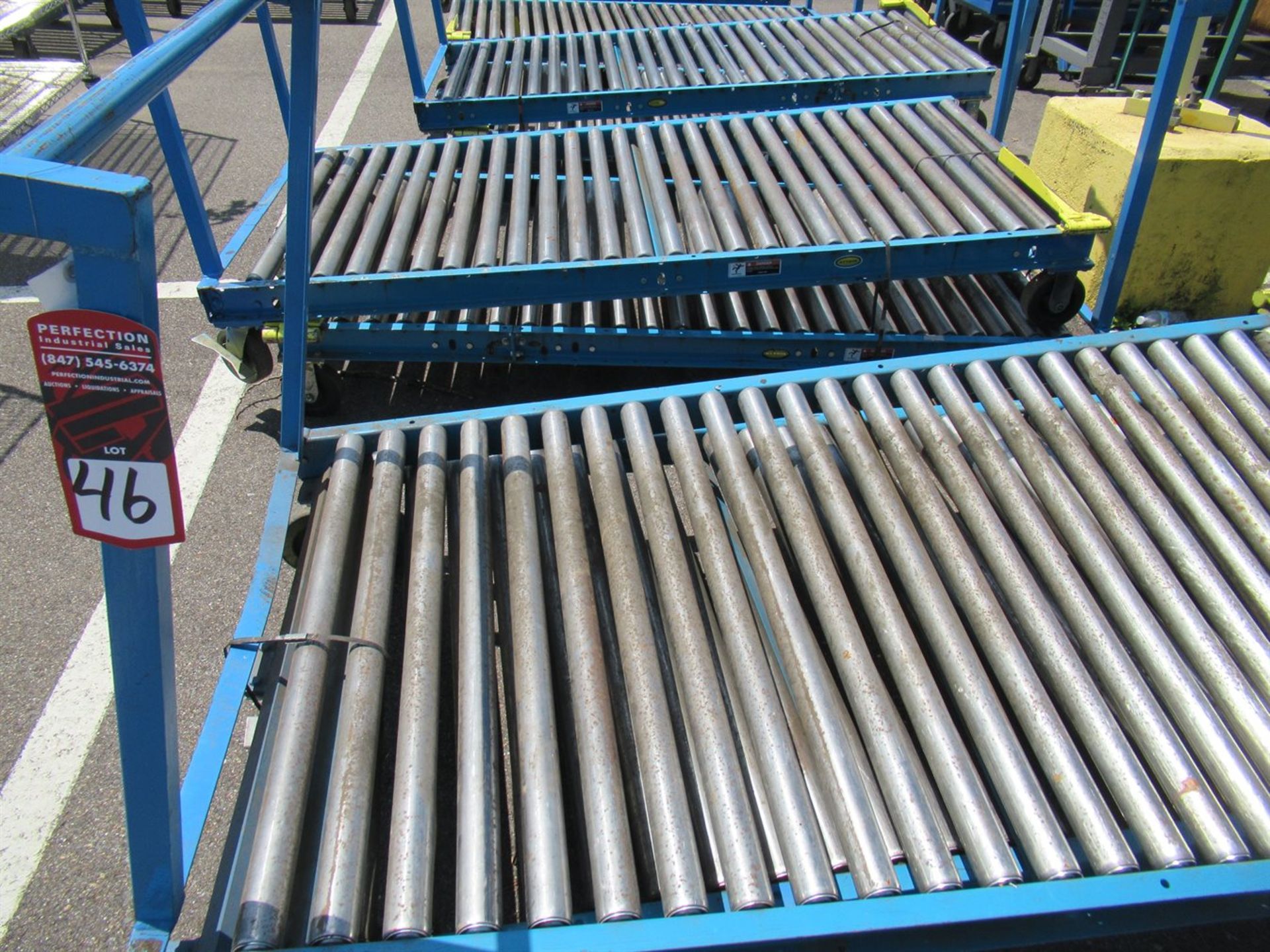 4 Sections Portable Hydraulic Roller Conveyor,Approx 42" x 84"