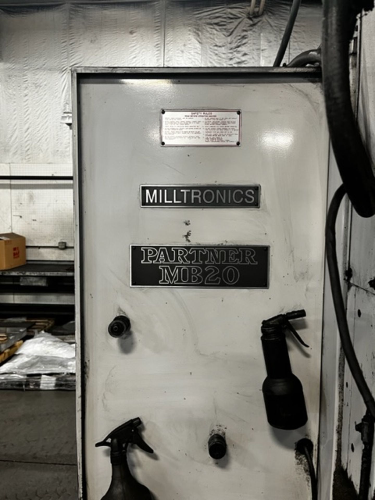 MILLTRONICS Partner MB20 CNC Milling Machine, Centurion V Control, 13" x 50" Table, 40 Taper - Image 4 of 4