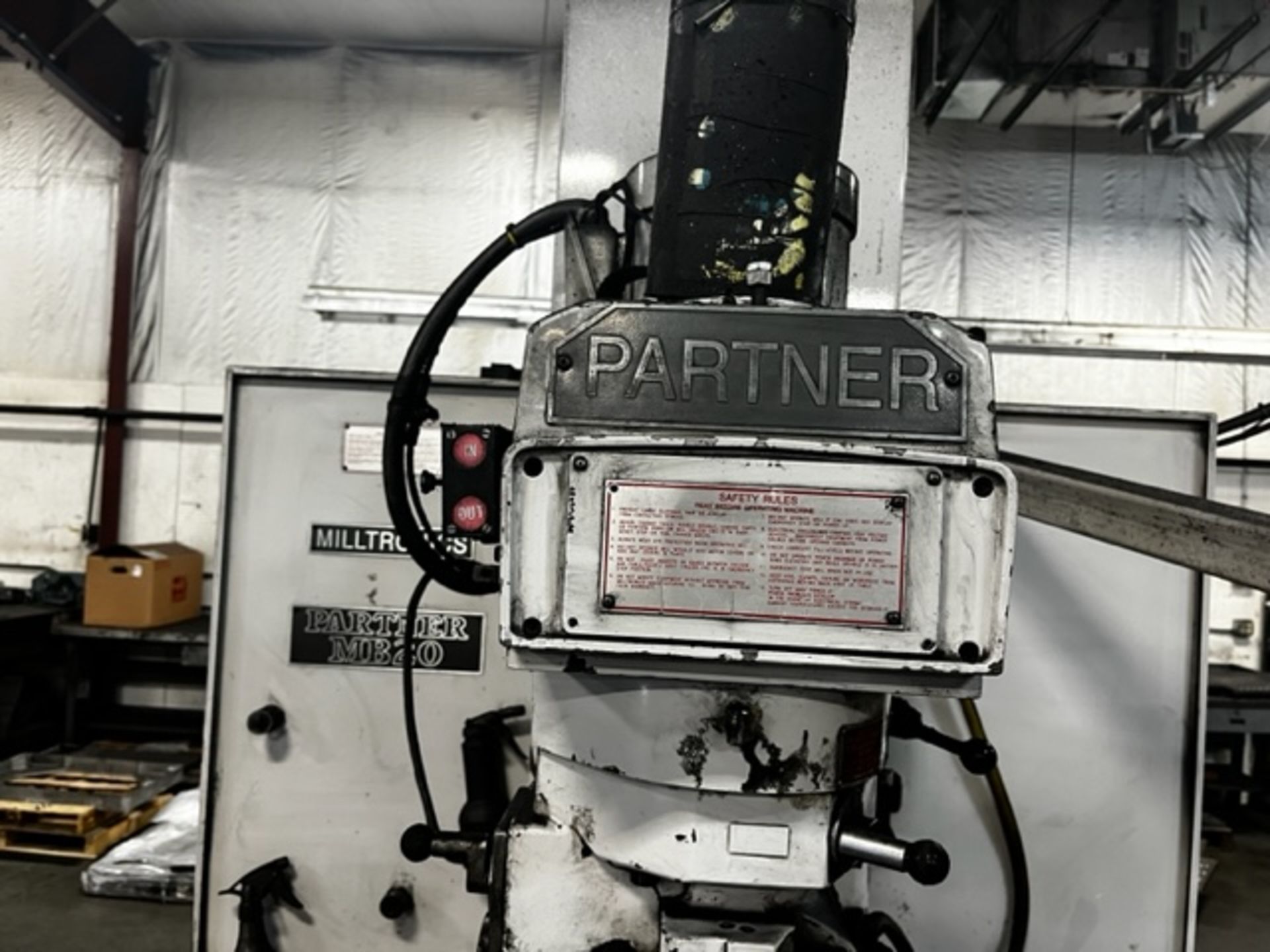 MILLTRONICS Partner MB20 CNC Milling Machine, Centurion V Control, 13" x 50" Table, 40 Taper - Image 3 of 4