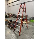 WERNER NXT1A008 8' Fiberglass Step Ladder