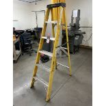 STANLEY 6' Fiberglass Step Ladder