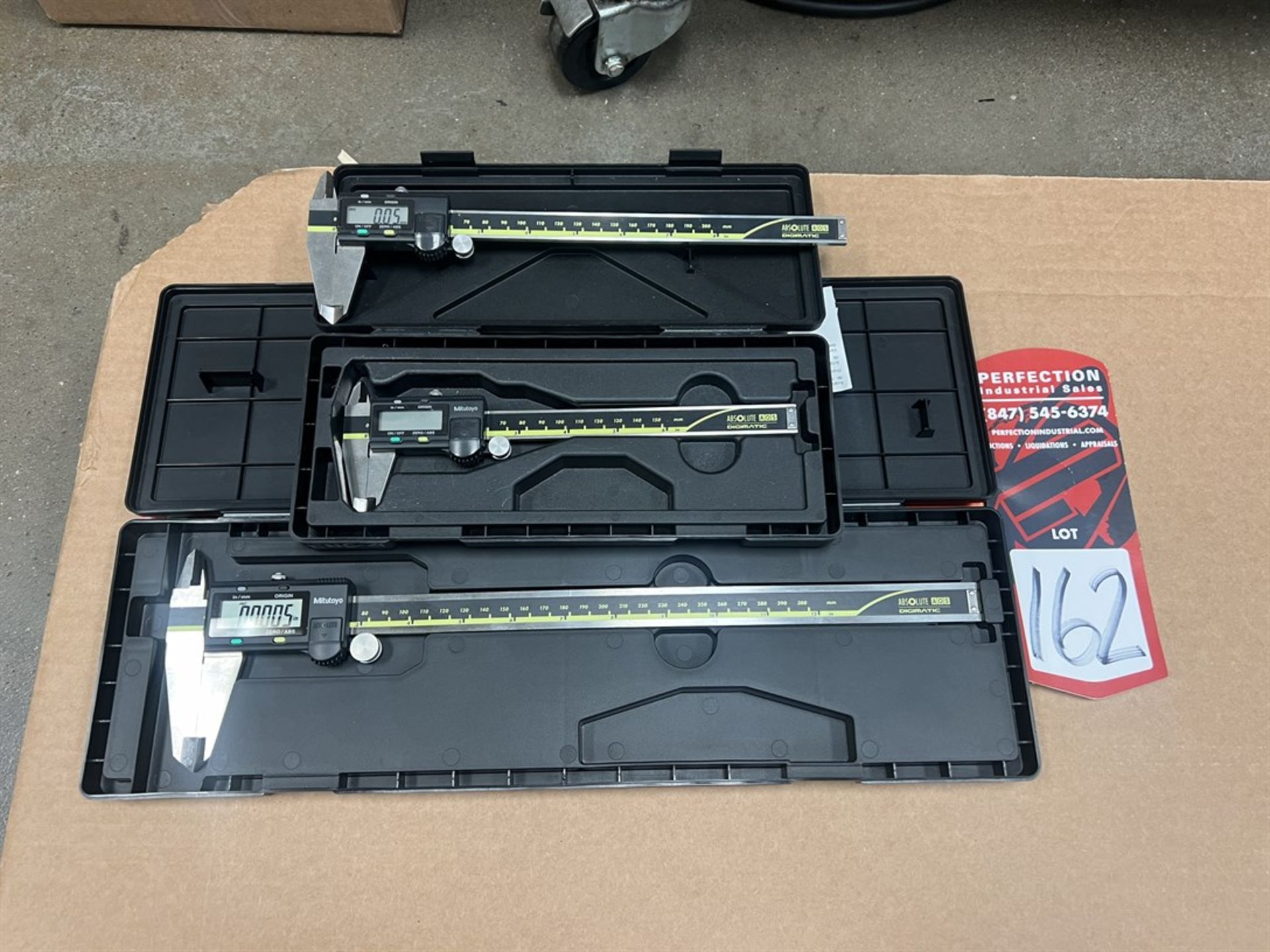 Lot Comprising MITUTOYO Absolute Digimatic 12", 8" and 6" Digital Calipers