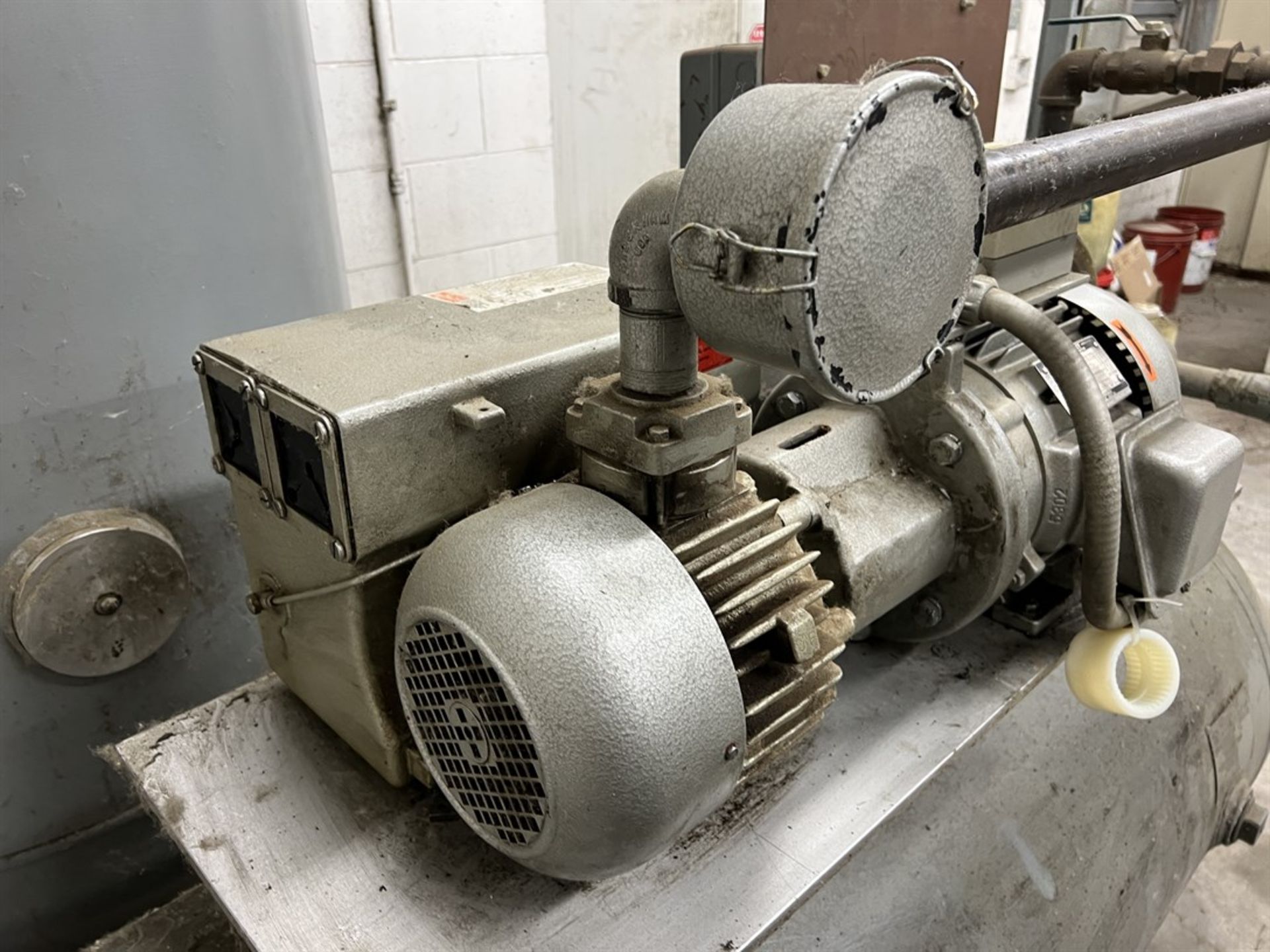 BUSCH RC2263-A005-1101 Vacuum Pump System, s/n C20608, w/ Toshiba 3 HP Motor and Air Tank (A - Image 3 of 6