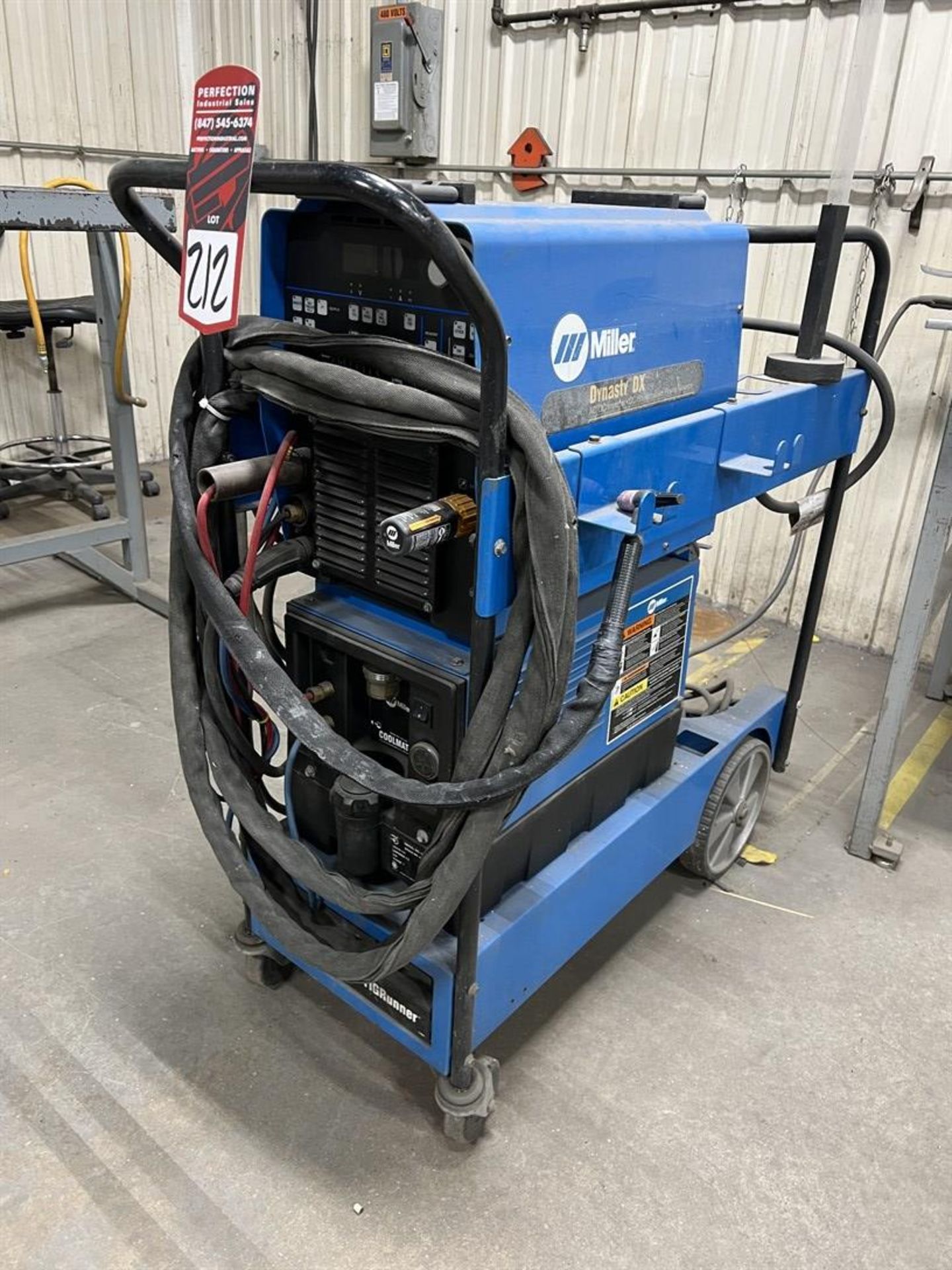 MILLER DYNASTY DX TIG RUNNER Tig Welder, s/n KK024356, w/ Miller Coolmate 3 Chiller