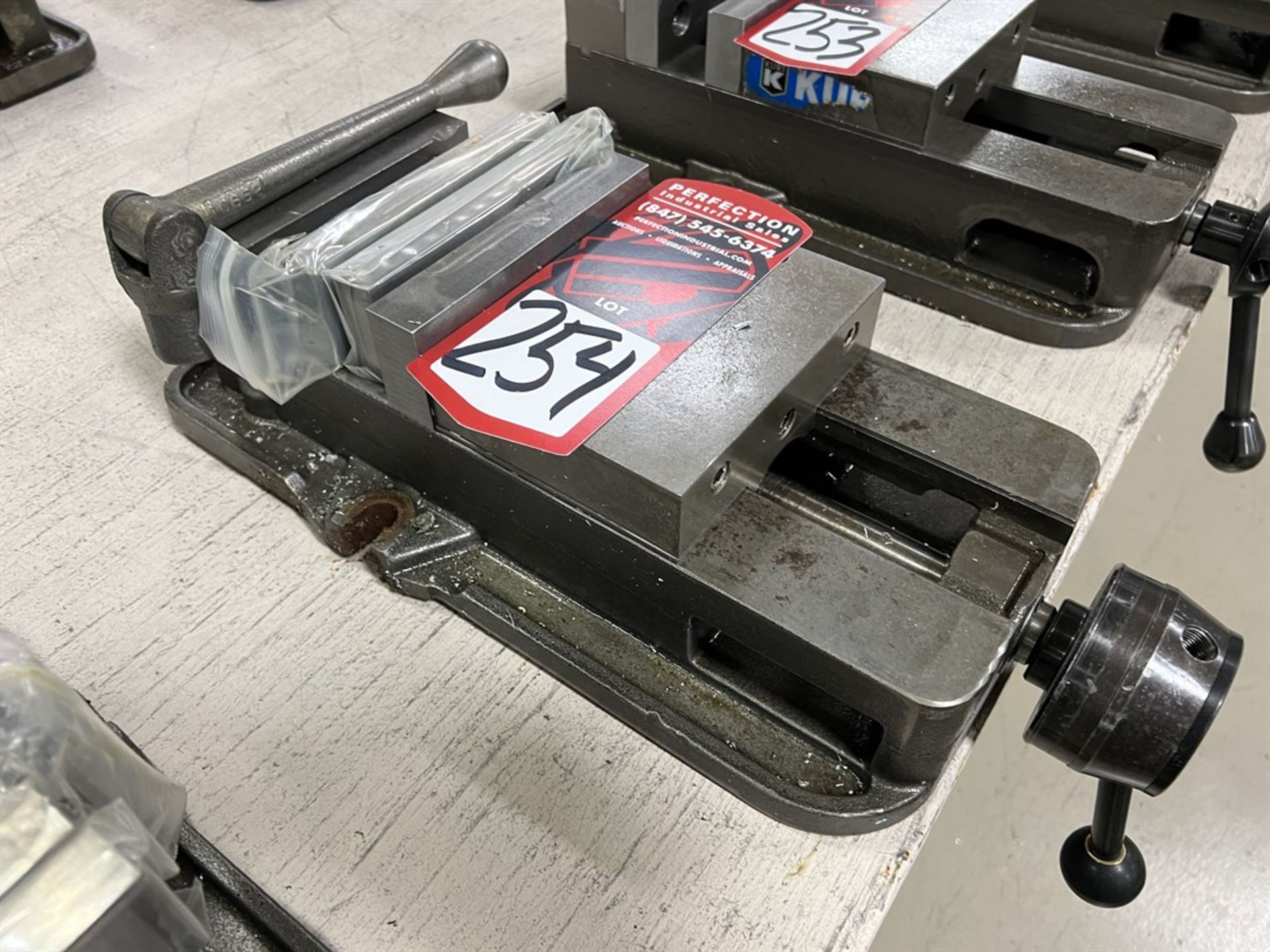 KURT D675 6" Machine Vise