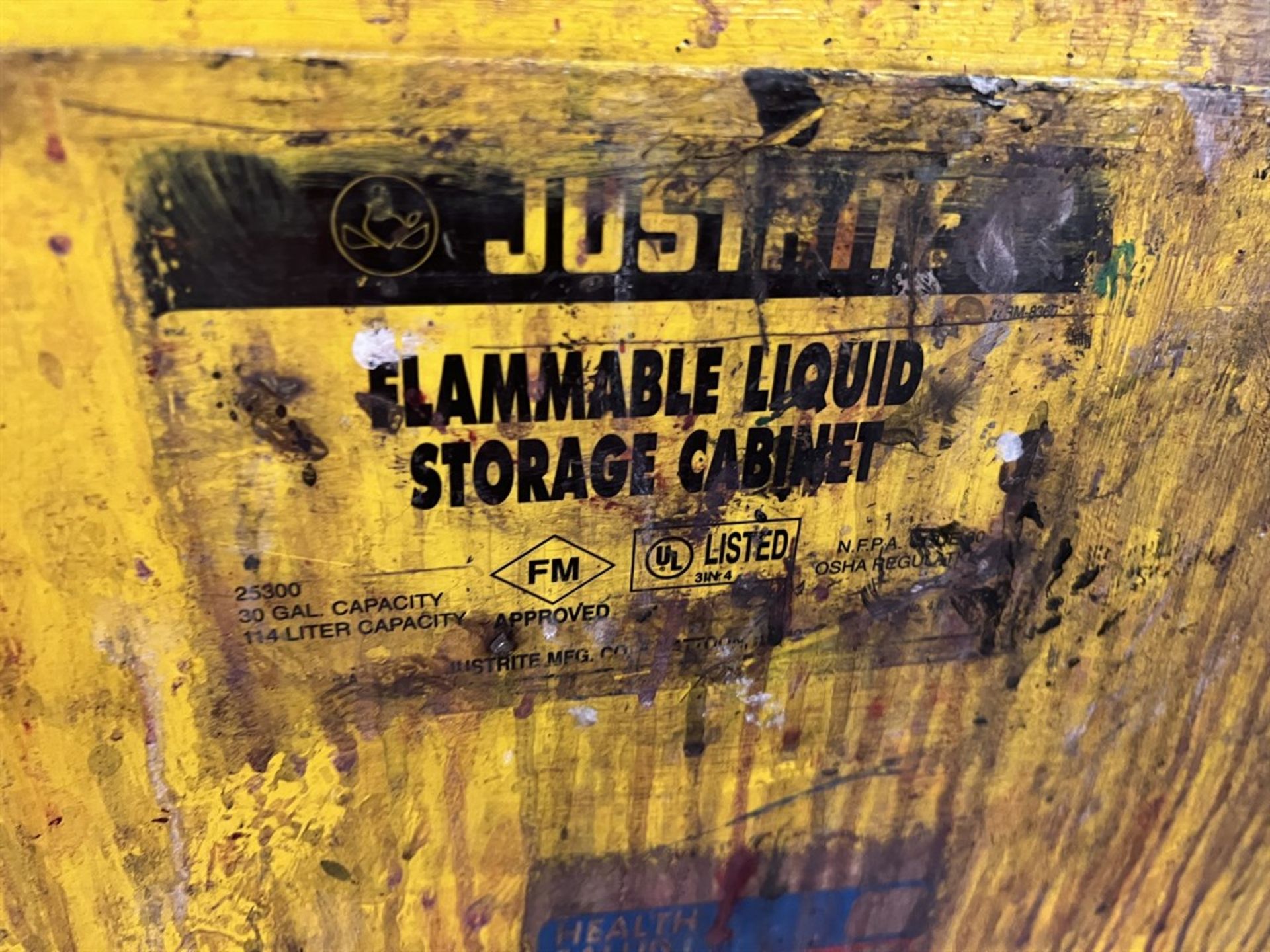 JUSTRITE 25300 Flammable Liquids Cabinet, 30Gallon, Bench Top Storage Cabinet and (2) Drum - Image 2 of 3
