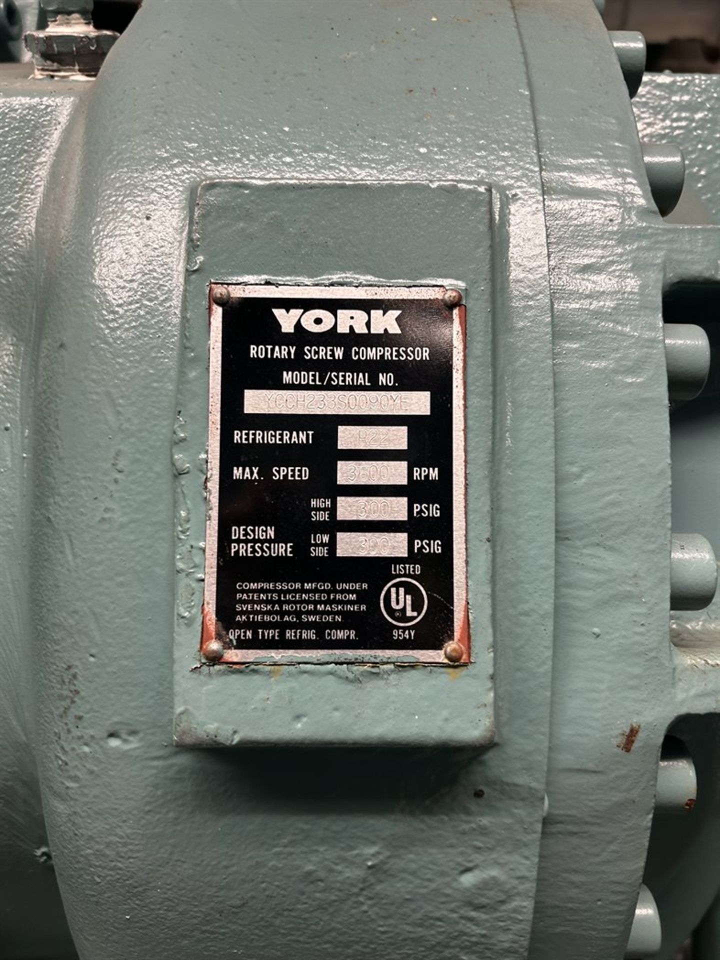 YORK Rotary Screw Chilling System, s/n YCCH23350090YE, Max Speed 3600 RPM, 300 PSI, 21,064 Hours - Image 3 of 8