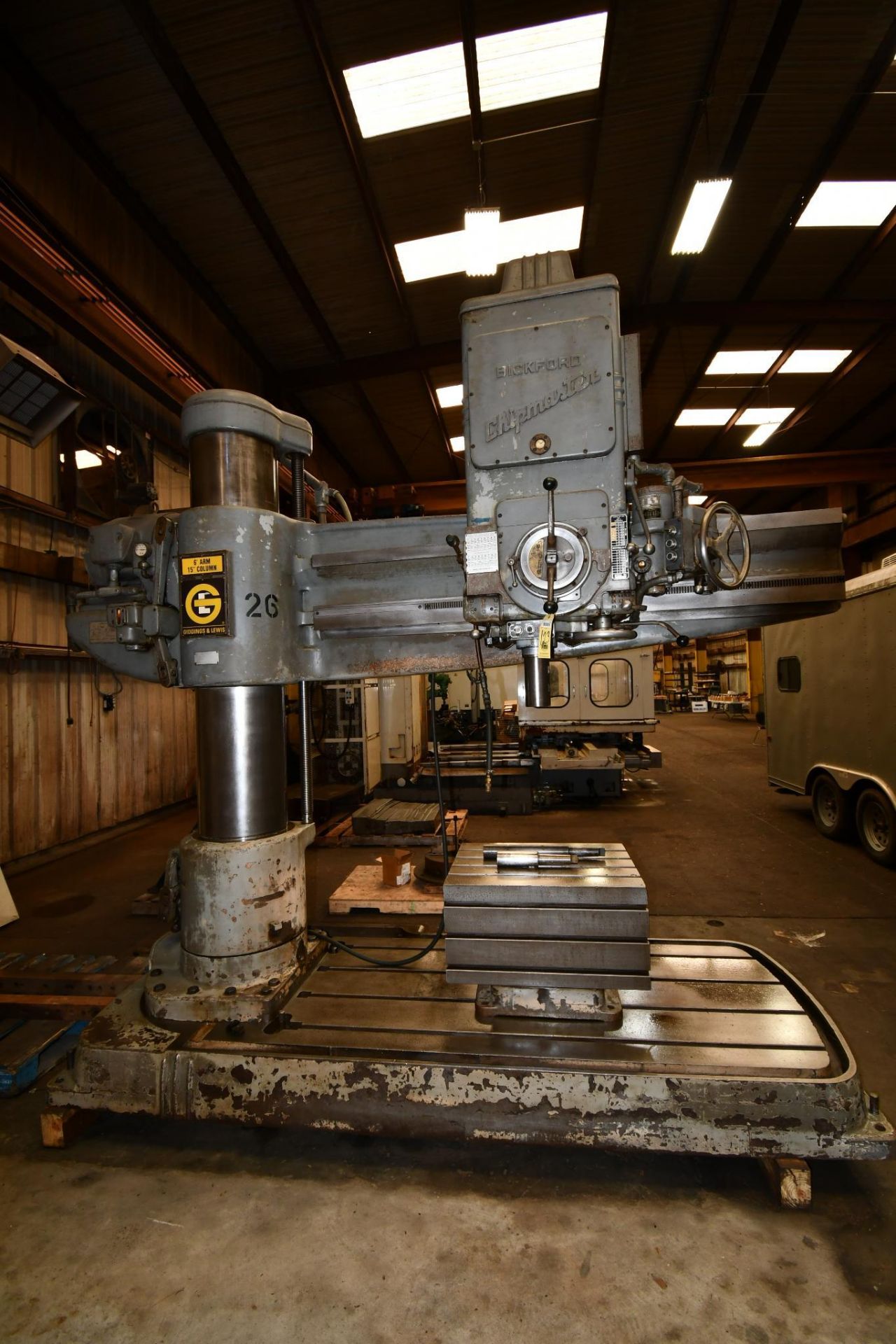 RADIAL ARM DRILL, GIDDINGS & LEWIS BICKFORD CHIPMASTER 6' X 15", pwr. clamp, feed & elevation, box t