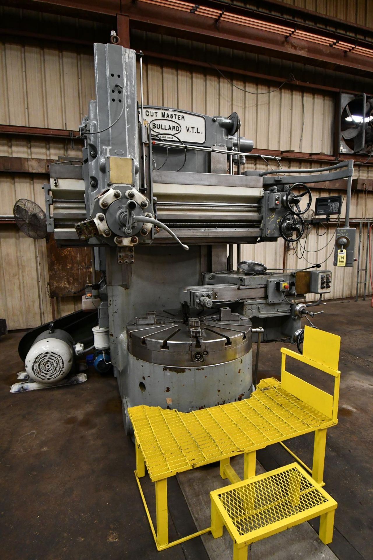 VERTICAL TURRET LATHE, BULLARD 42" CUTMASTER, 42" 4-jaw chuck w/built-in master jaws, side head, tur - Image 2 of 5