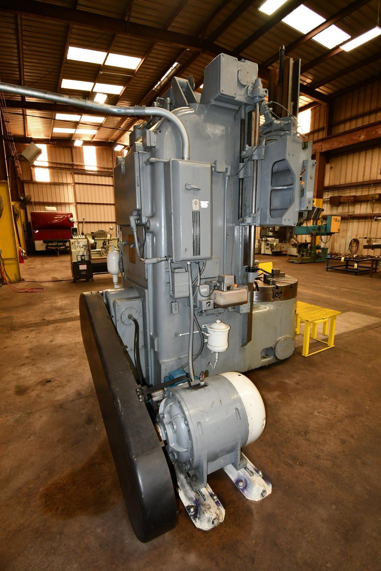 VERTICAL TURRET LATHE, BULLARD 42" CUTMASTER, 42" 4-jaw chuck w/built-in master jaws, side head, tur - Image 3 of 5