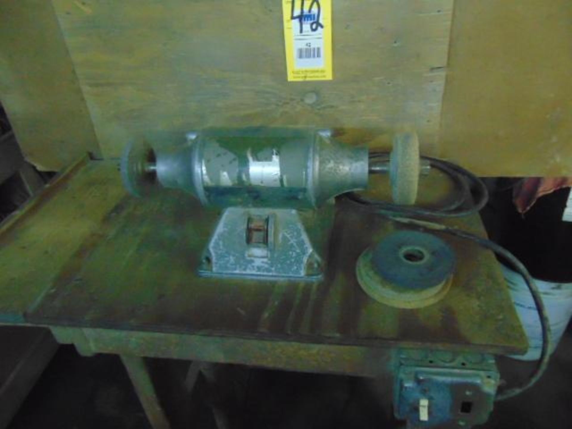 DOUBLE END BENCH GRINDER, 6"