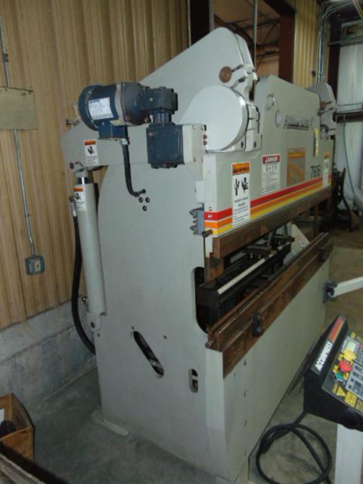 HYDRAULIC PRESSBRAKE, ACCURPRESS MDL. 7606, 2006, 60 T. x 6' bed length, ETS 3000 control, 52" btwn. - Image 8 of 15