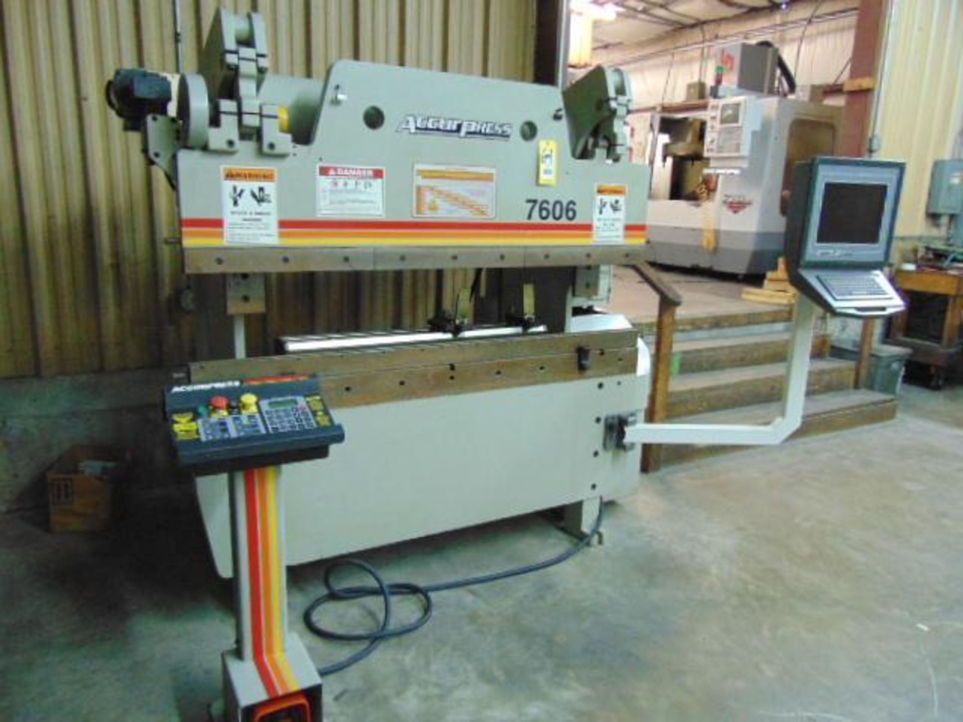 HYDRAULIC PRESSBRAKE, ACCURPRESS MDL. 7606, 2006, 60 T. x 6' bed length, ETS 3000 control, 52" btwn.