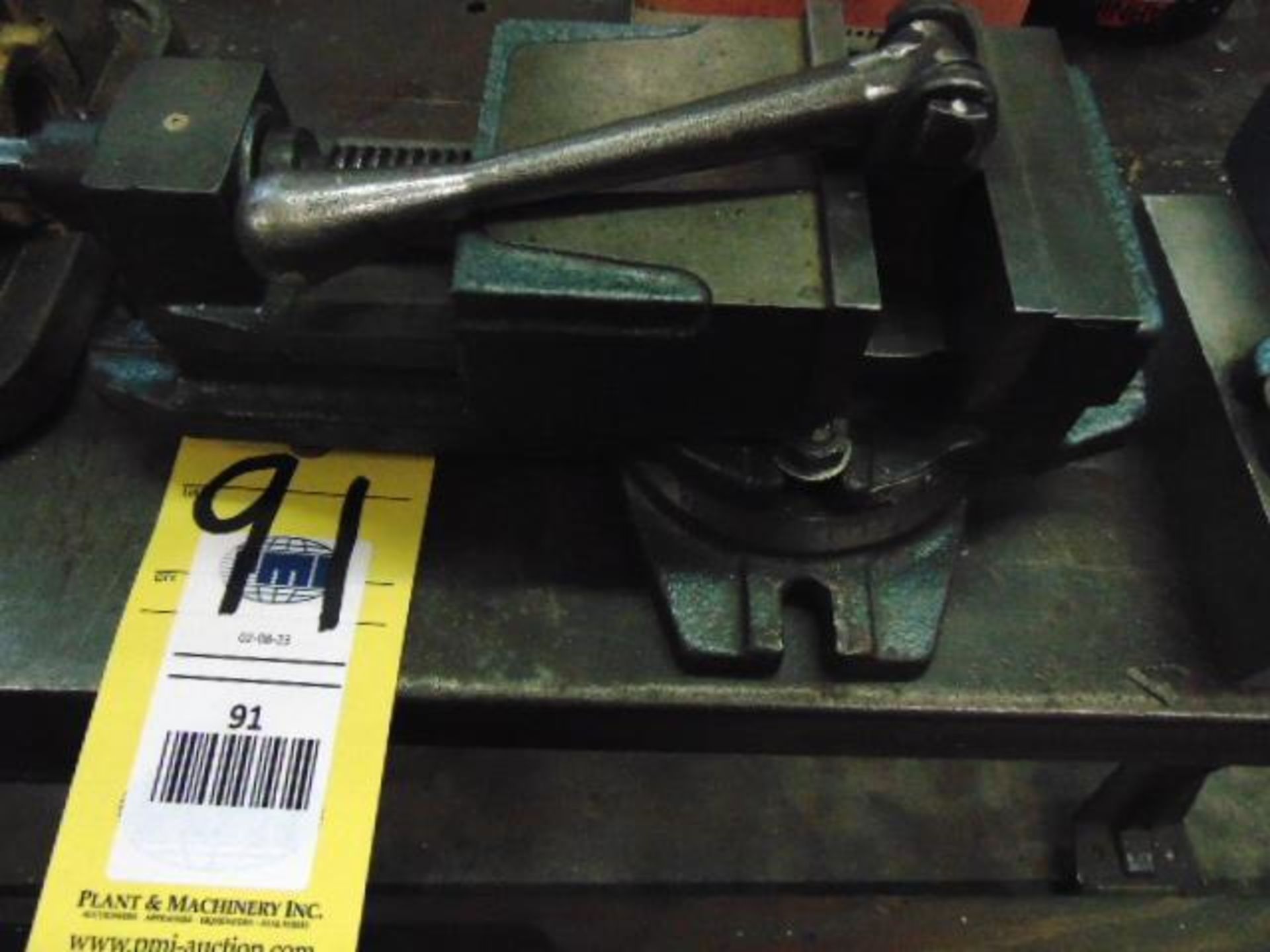 SWIVEL BASE MACHINE VISE