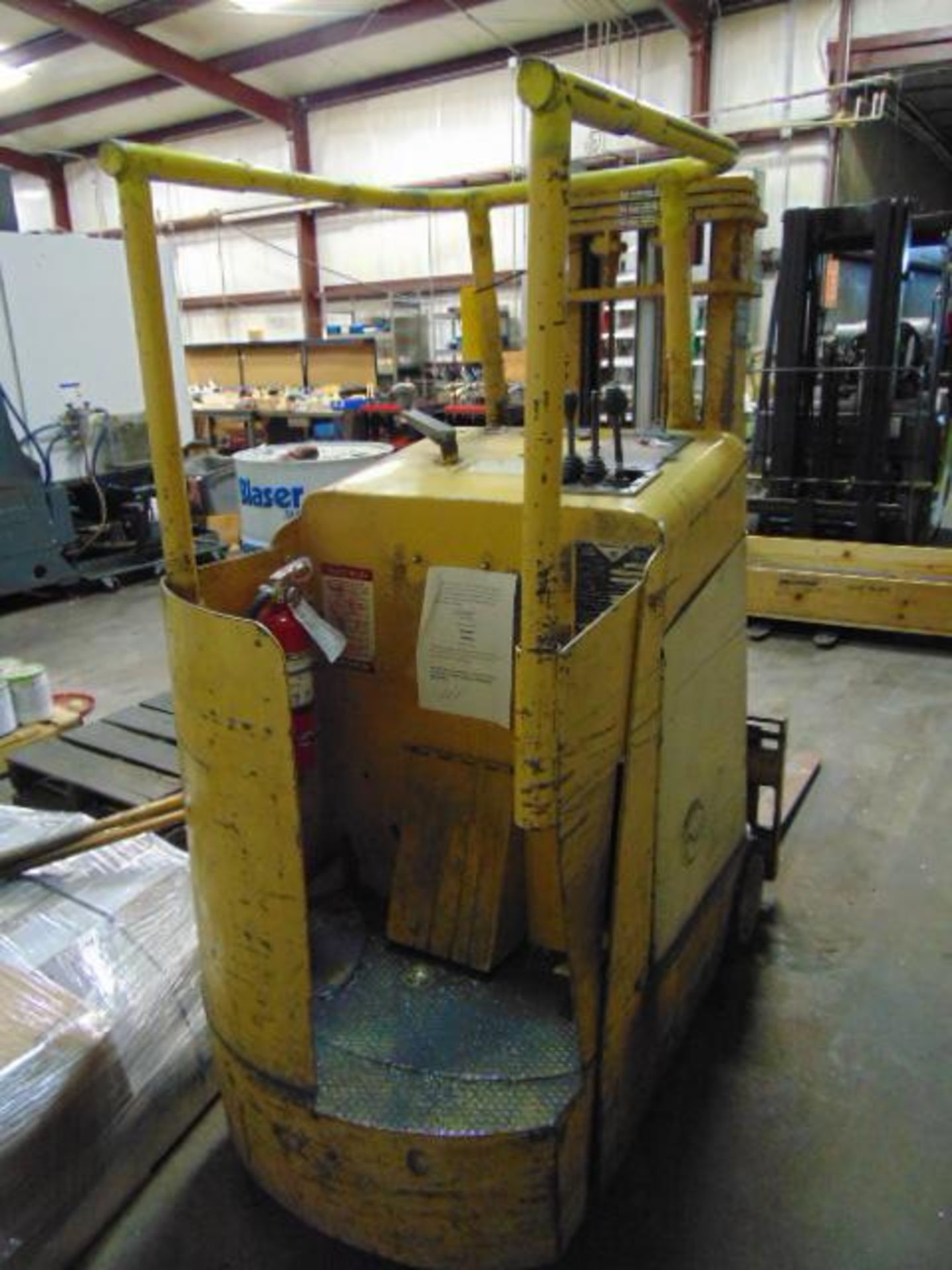 FORKLIFT, NAMCO MDL. SU20-15 STAND ON, LPG, 1600- lb. lift cap.@ 15" load center, 156" lift ht., 3 s - Image 4 of 11