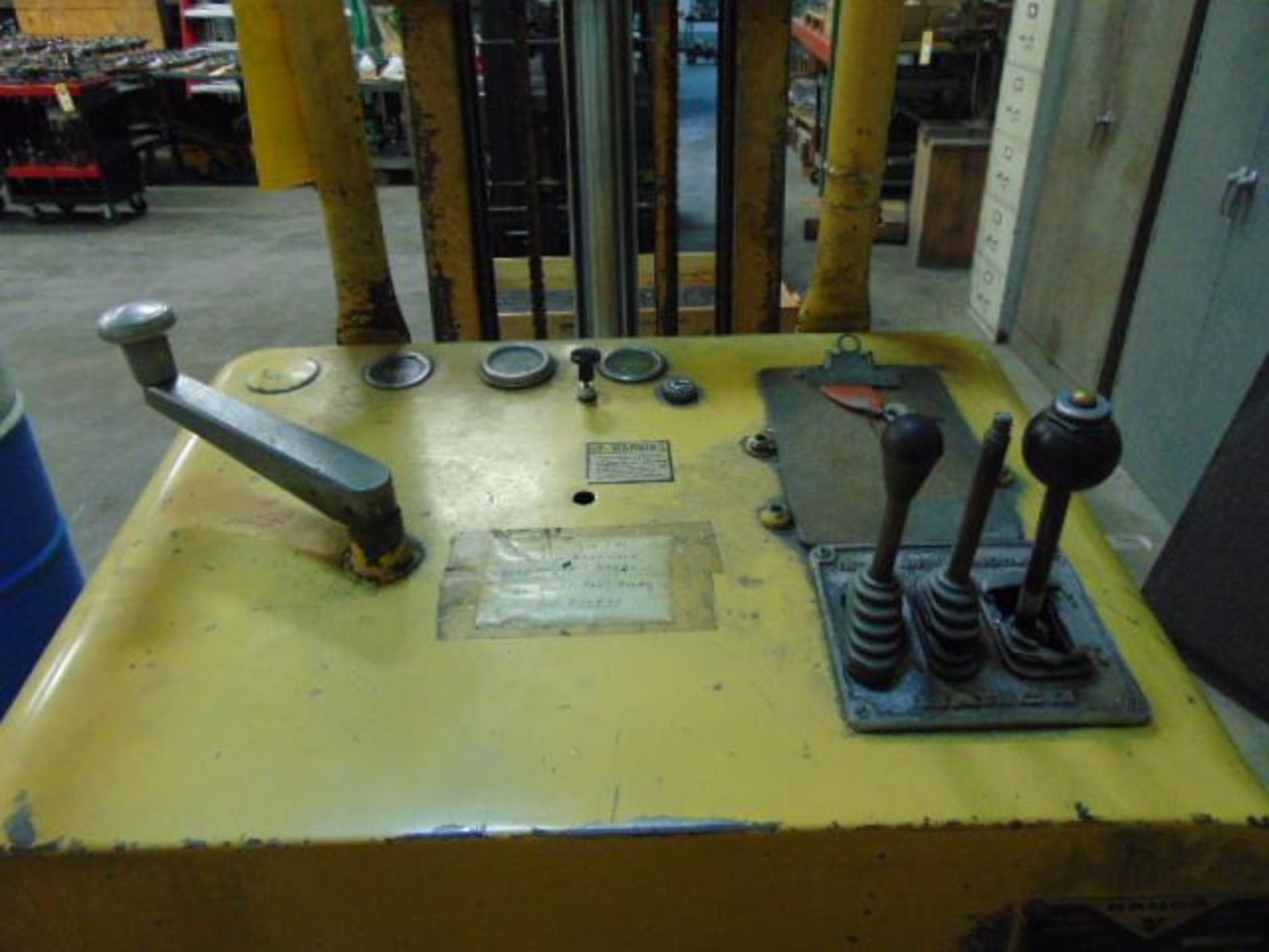 FORKLIFT, NAMCO MDL. SU20-15 STAND ON, LPG, 1600- lb. lift cap.@ 15" load center, 156" lift ht., 3 s - Image 5 of 11