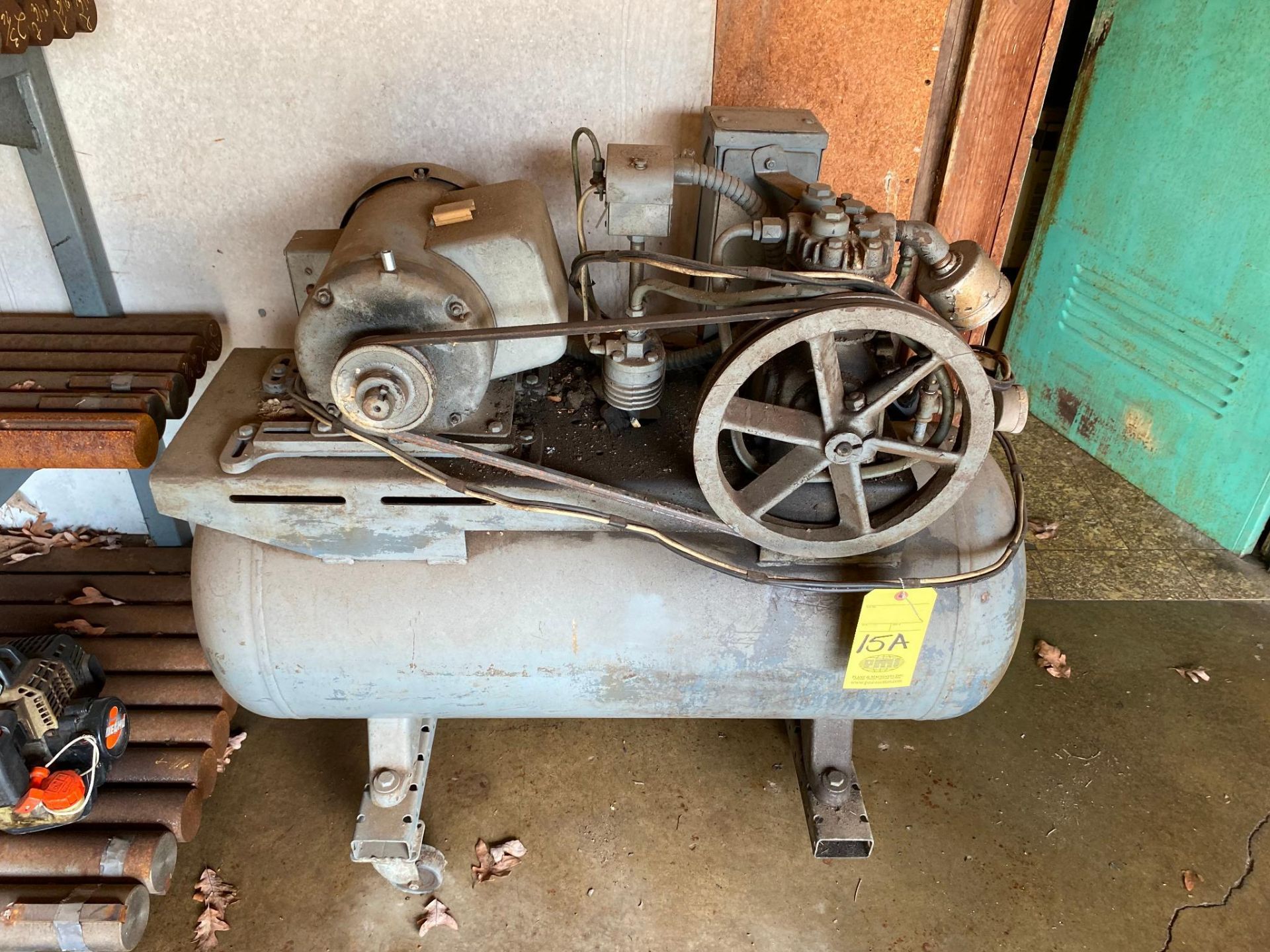 AIR COMPRESSOR, 3 HP, 115-208/230 v (Located at: P & M Machine, Private Road 3463, Gladewater, TX 75