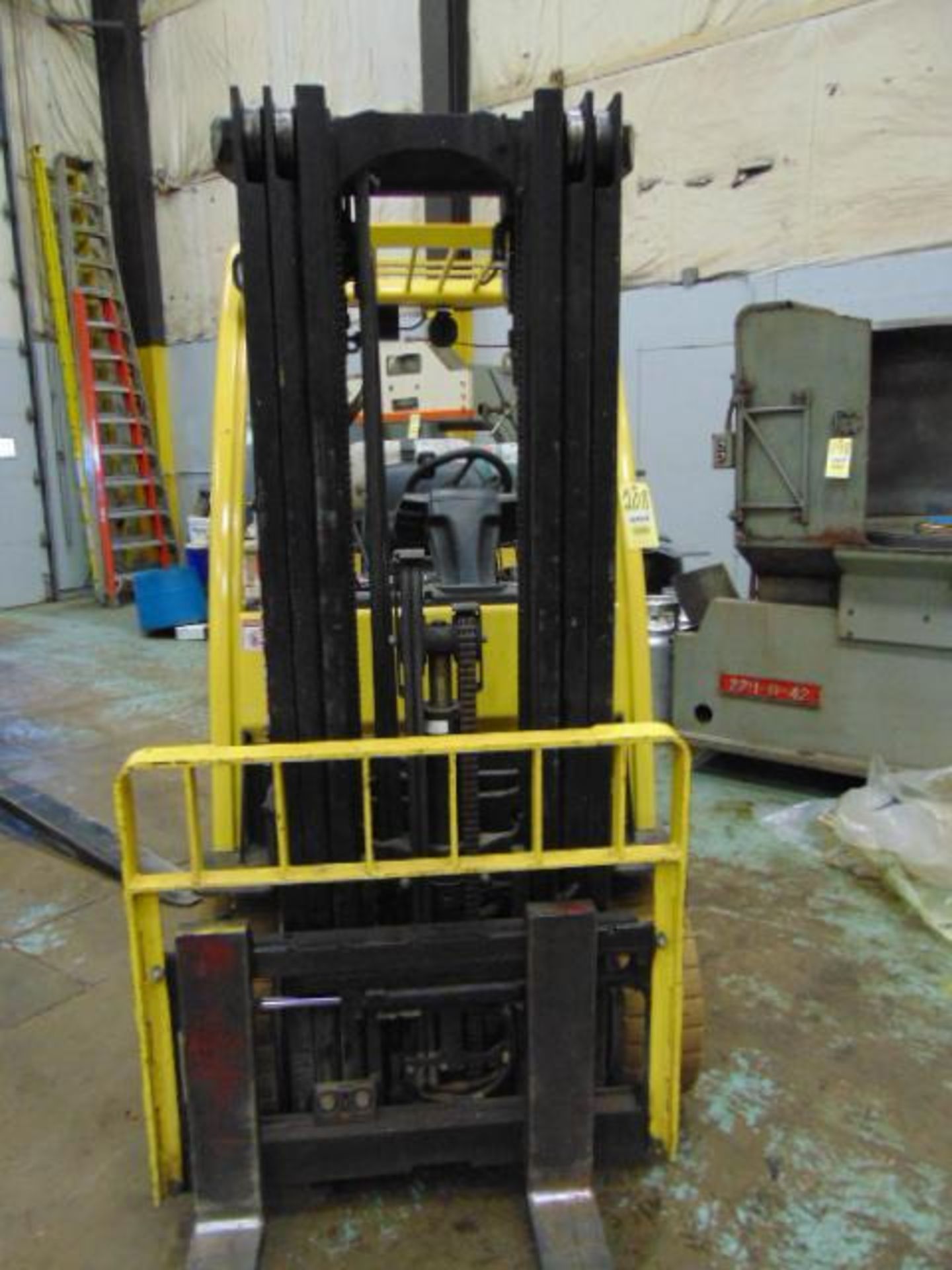 FORKLIFT, HYSTER 6,000 LB. BASE CAP. MDL. S60FT, 5,650-lb. max. cap., @ 24" load center, LPG, 176" m - Image 4 of 14