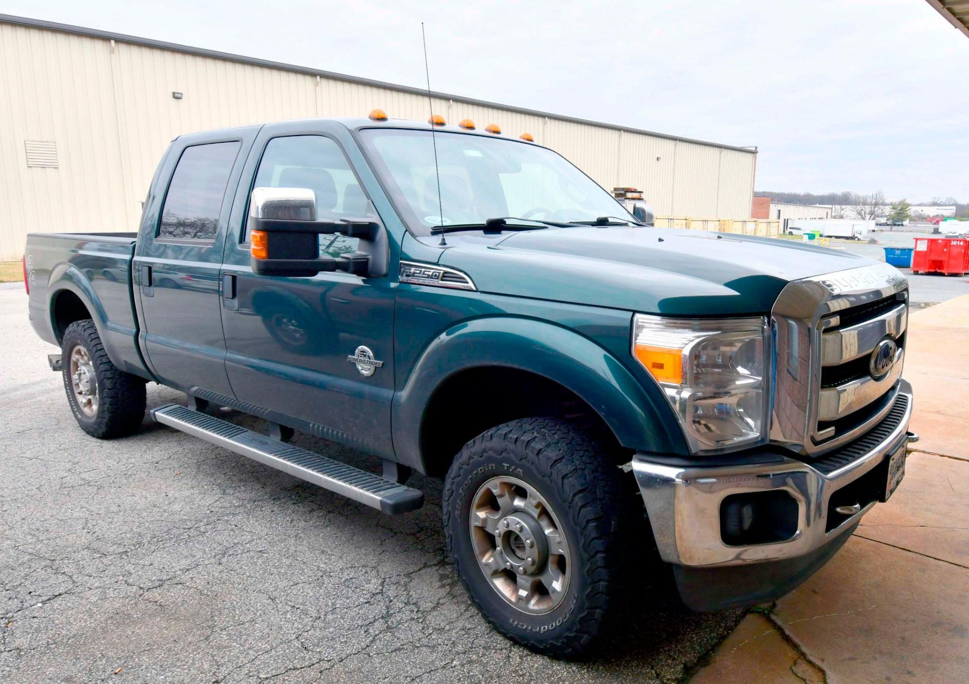 PICK-UP TRUCK, 2012 FORD F-250 SUPER DUTY XLT 4X4 CREW CAB, B20 diesel, running boards, 175,000 mile