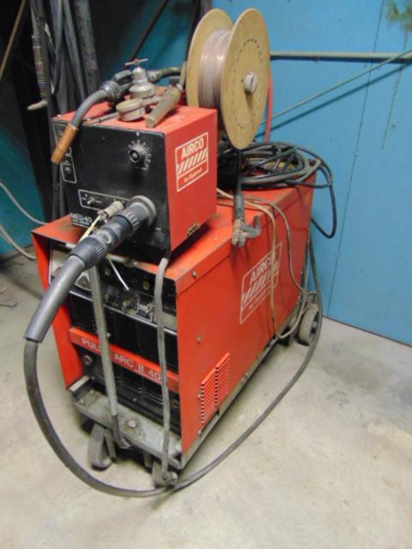 MIG WELDER, AIRCO PULSE ARC II 400, 400 amp., w/ Med40 wire feeder