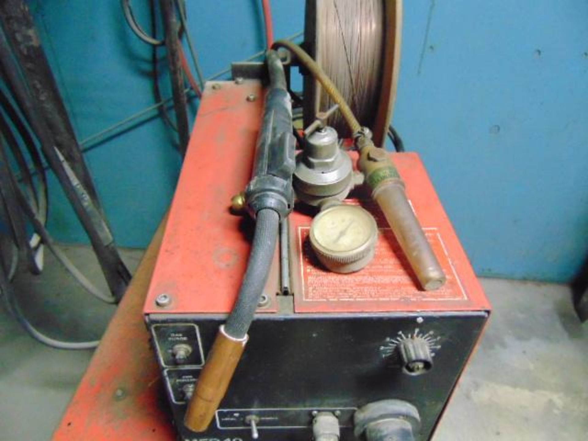 MIG WELDER, AIRCO PULSE ARC II 400, 400 amp., w/ Med40 wire feeder - Image 4 of 5