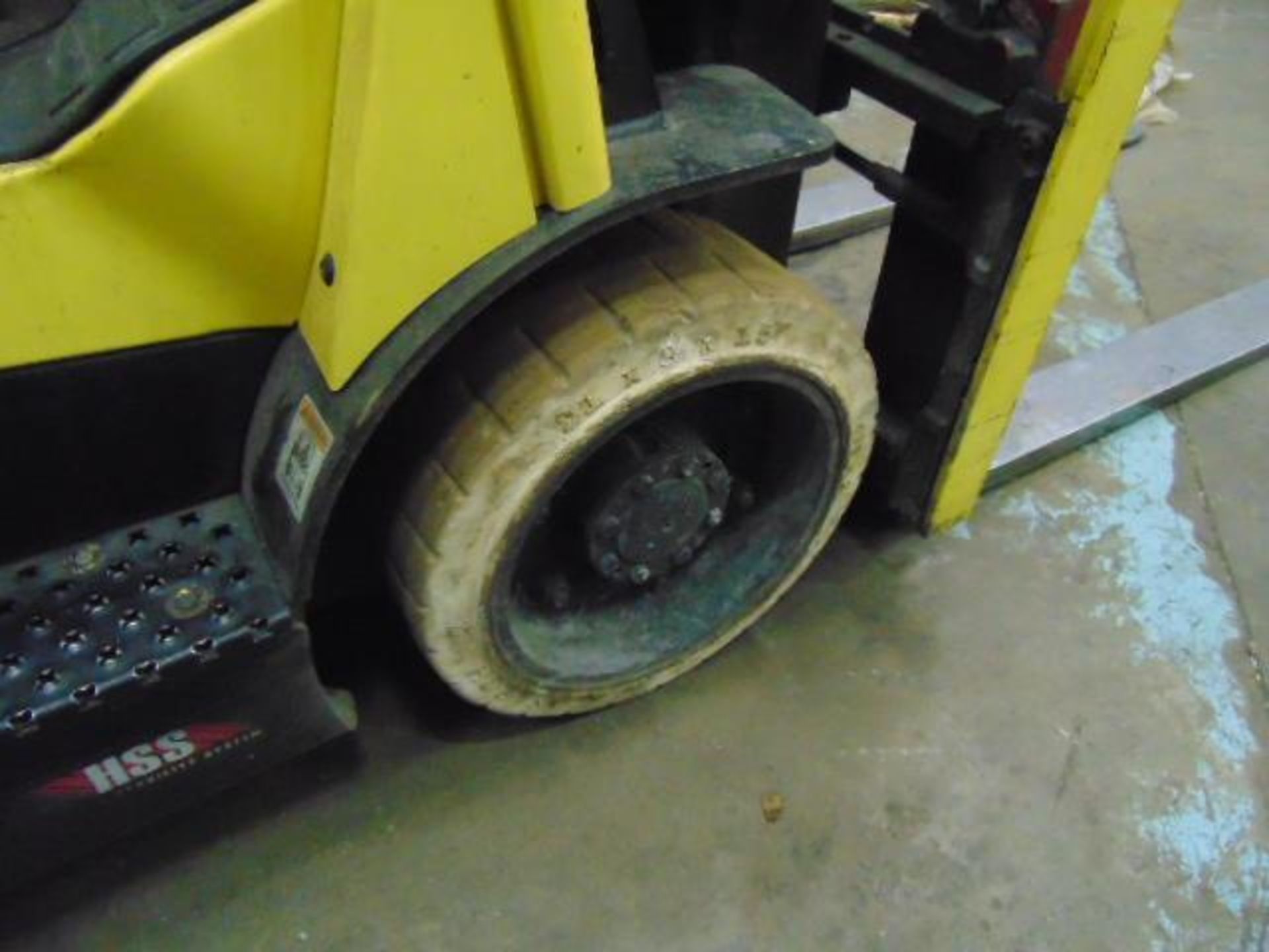 FORKLIFT, HYSTER 6,000 LB. BASE CAP. MDL. S60FT, 5,650-lb. max. cap., @ 24" load center, LPG, 176" m - Image 7 of 14