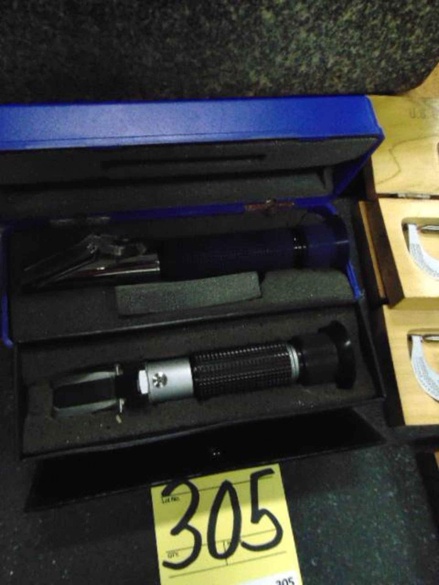 LOT OF REFRACTOMETERS (2)