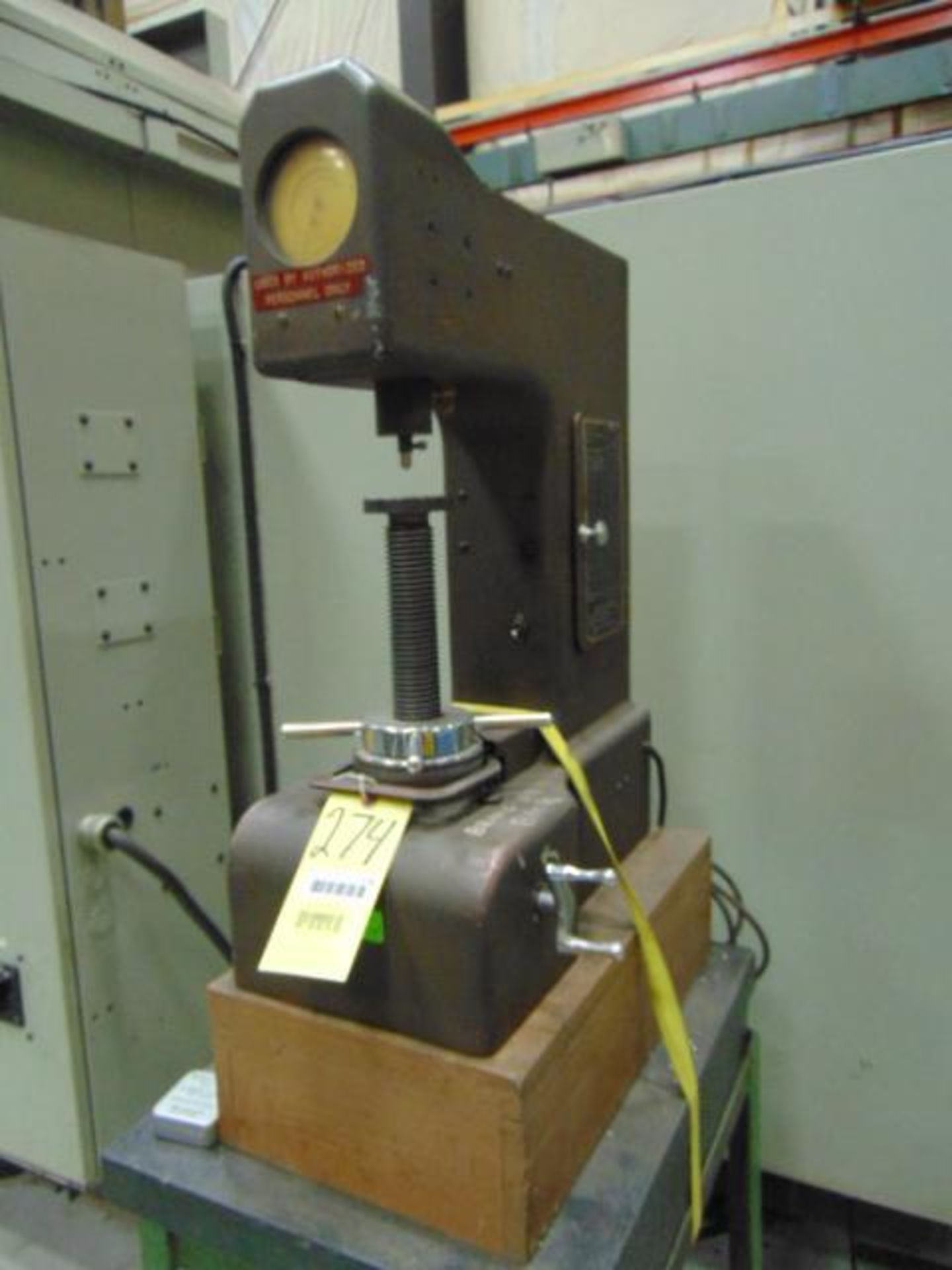 HARDNESS TESTER, SERVICE DIAMOND TOOL CO. MDL. 8A, w/ 24"x 18" x 4-1/4" granite surface plate, & ste - Image 2 of 6