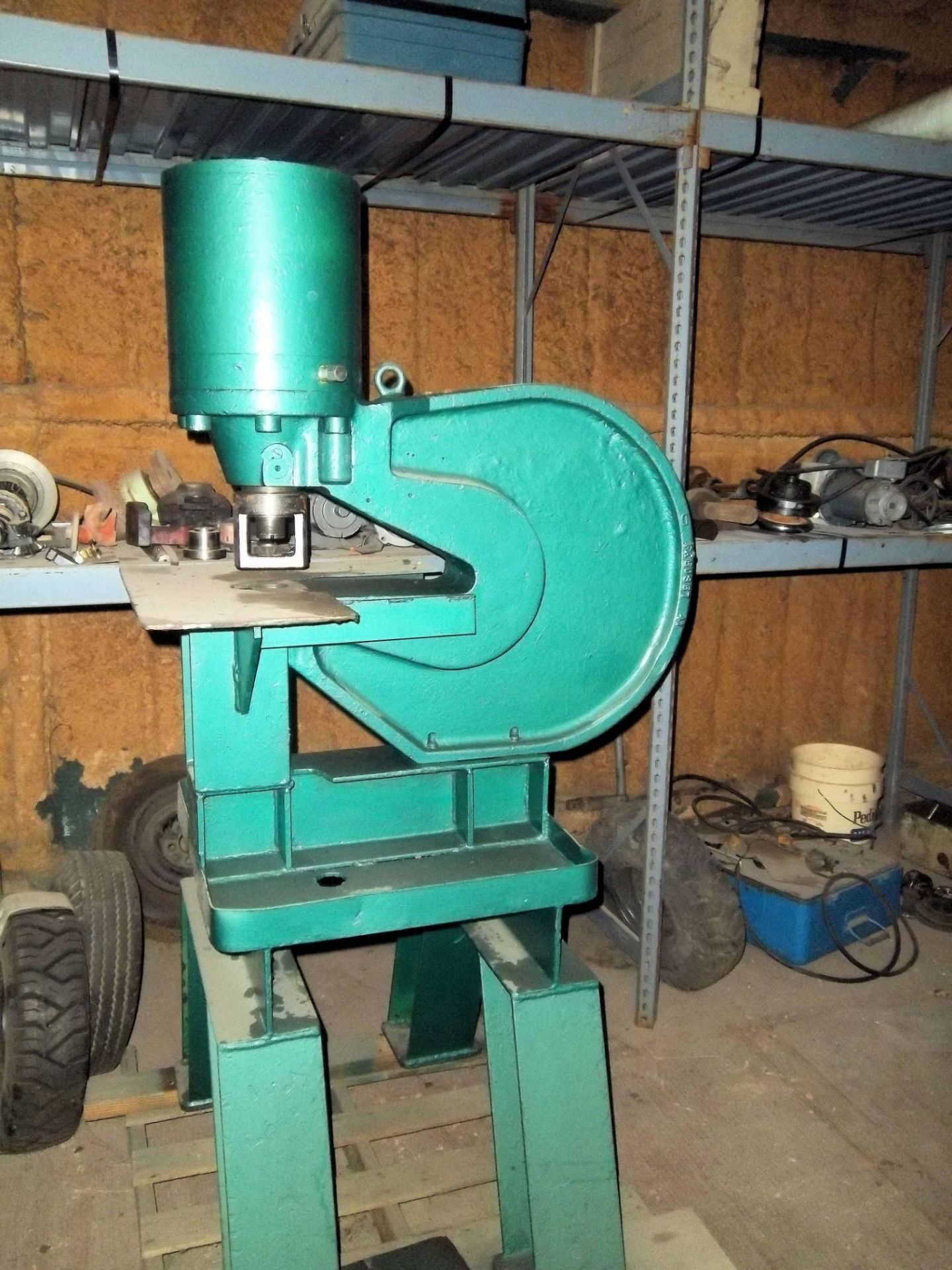 FLANGE PUNCH, WHITNEY 150 T. CAP., 12.5" throat, on stand (Located at: Pinpoint Machine, 19995 Hwy.