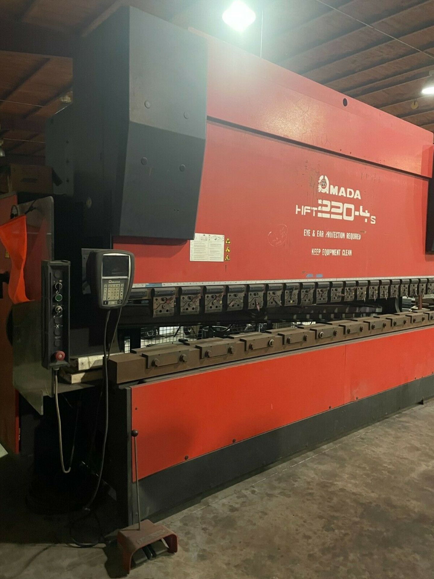 CNC PRESSBRAKE, AMADA MDL. HFT-220-4S, 200 T. cap., Amada CNC control, 4-axis control & back - Image 6 of 8