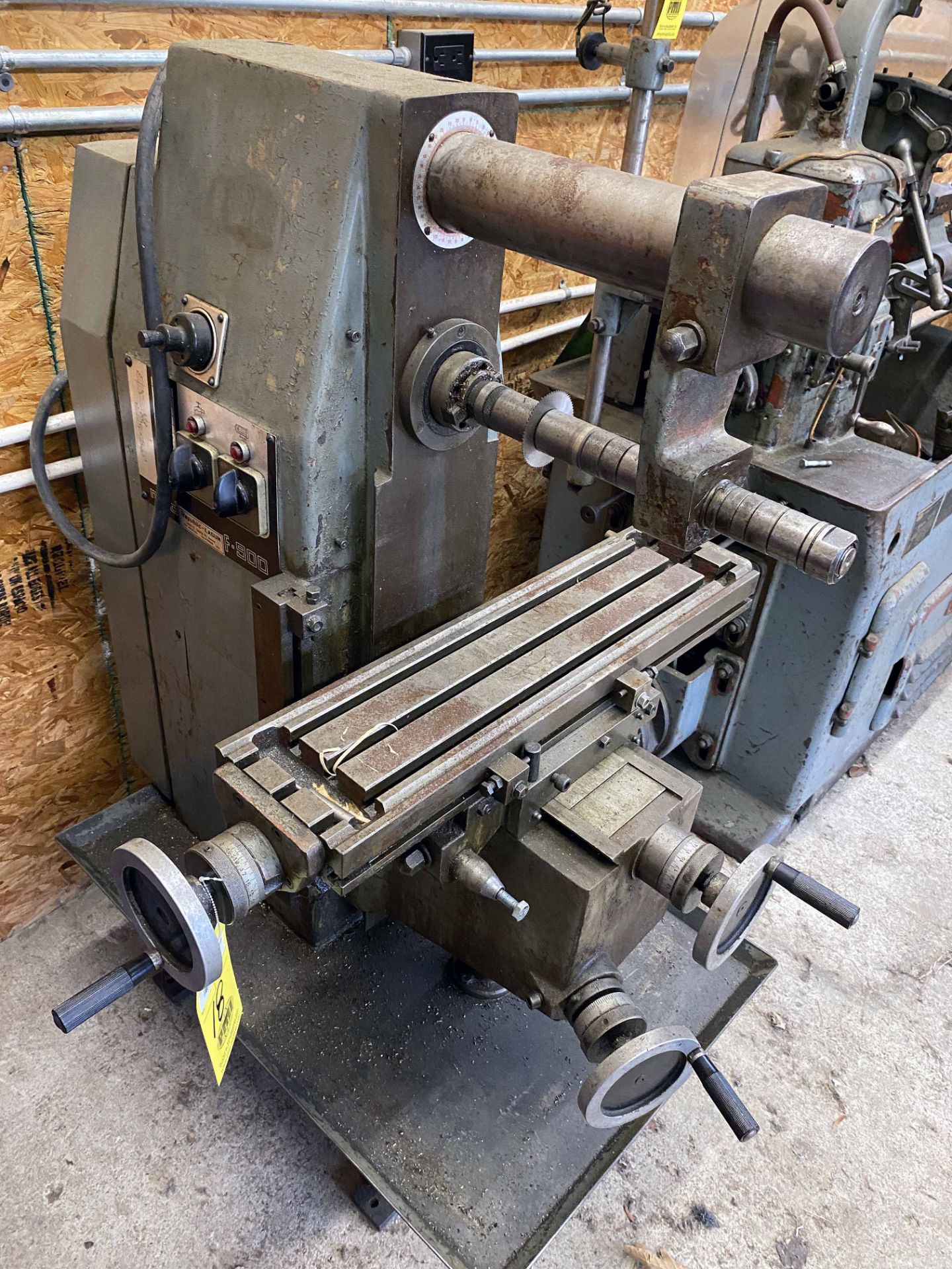 HORIZONTAL MILL, REPUBLIC-LAGUN MDL. F-900, 6-1/2” x 25-1/2” tbl. size, 75-1,920 RPM (Located at: - Image 2 of 3