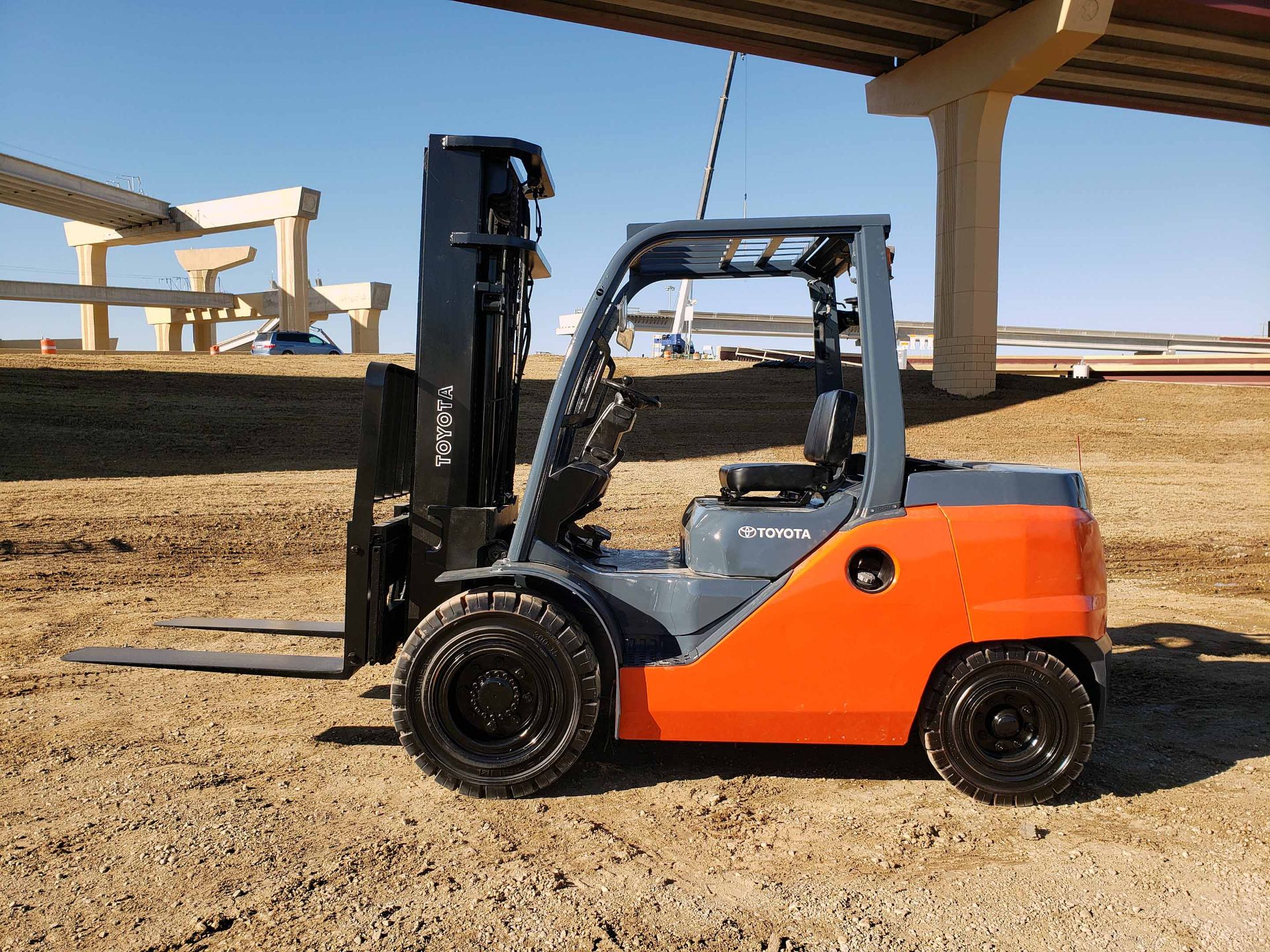 FORKLIFT, TOYOTA 10,000 LB. BASE CAP. MDL. 8FD45U, new 2014, diesel engine, 99" 3-stage mast, 218" - Image 12 of 12