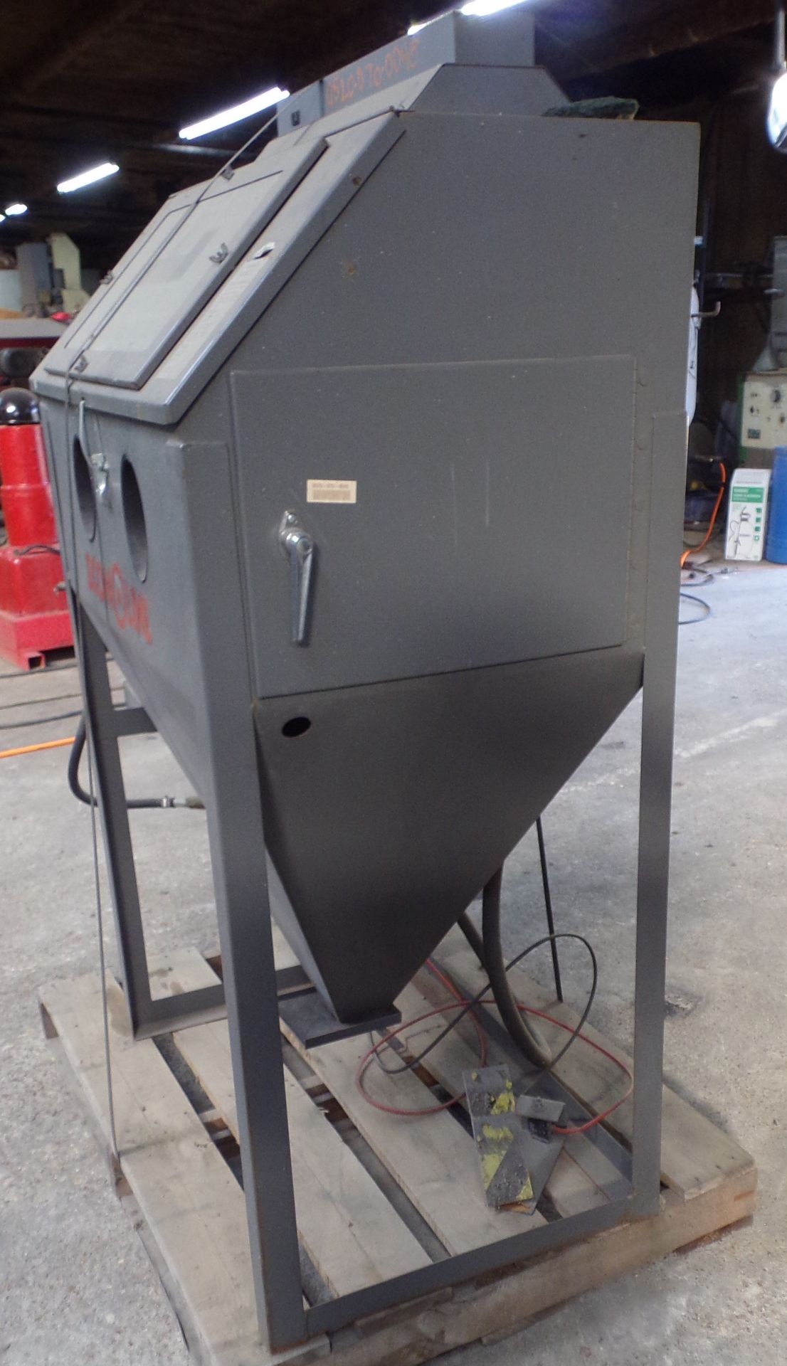 BLAST CABINET, ECONOLINE, pressure vessel type w/ foot coolant, carbide nozzle, lighted from - Image 3 of 5