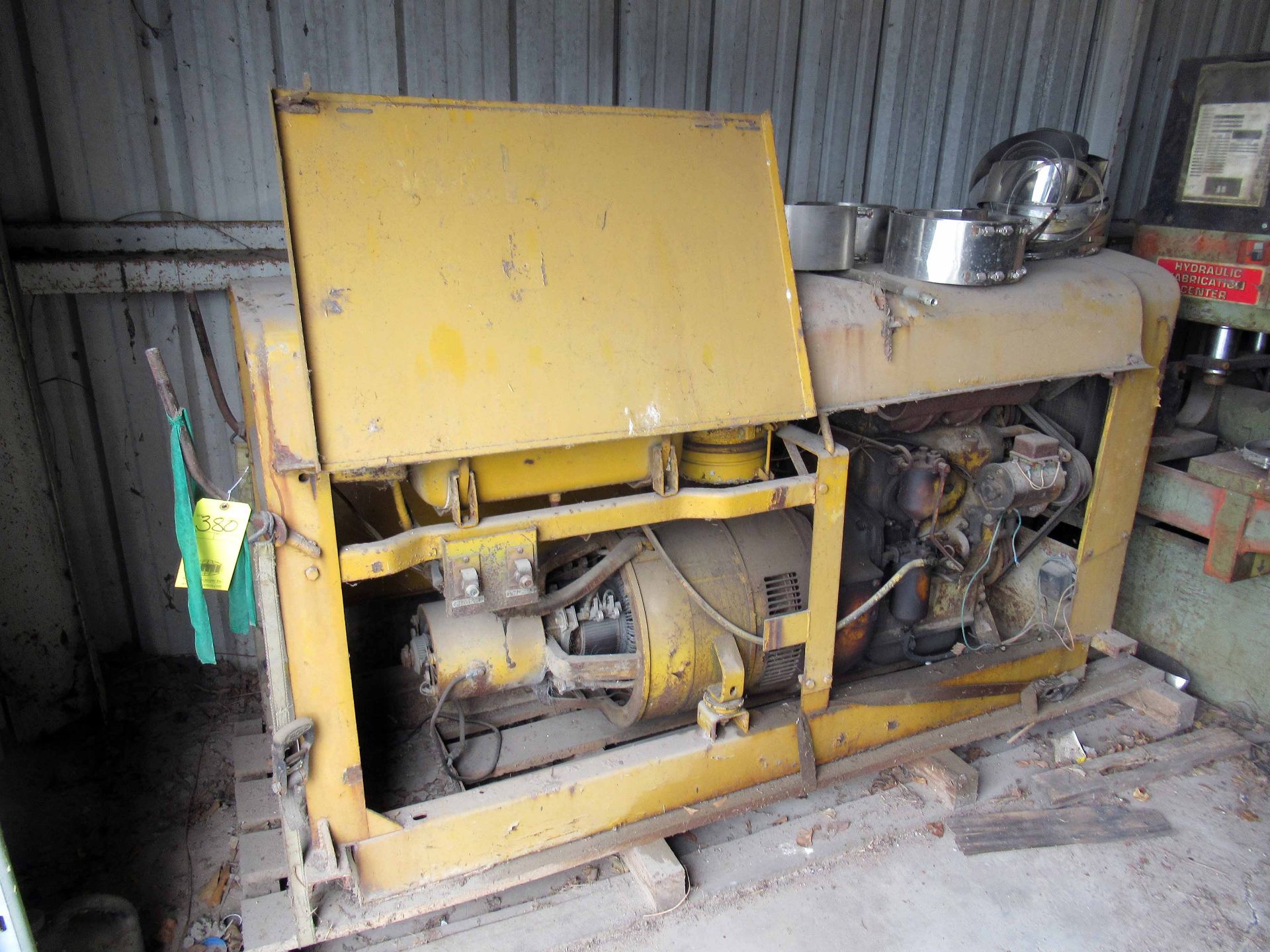 PORTABLE WELDING MACHINE, LINCOLN SHIELDARC SAE-300, diesel (Located at: Precision Welding &