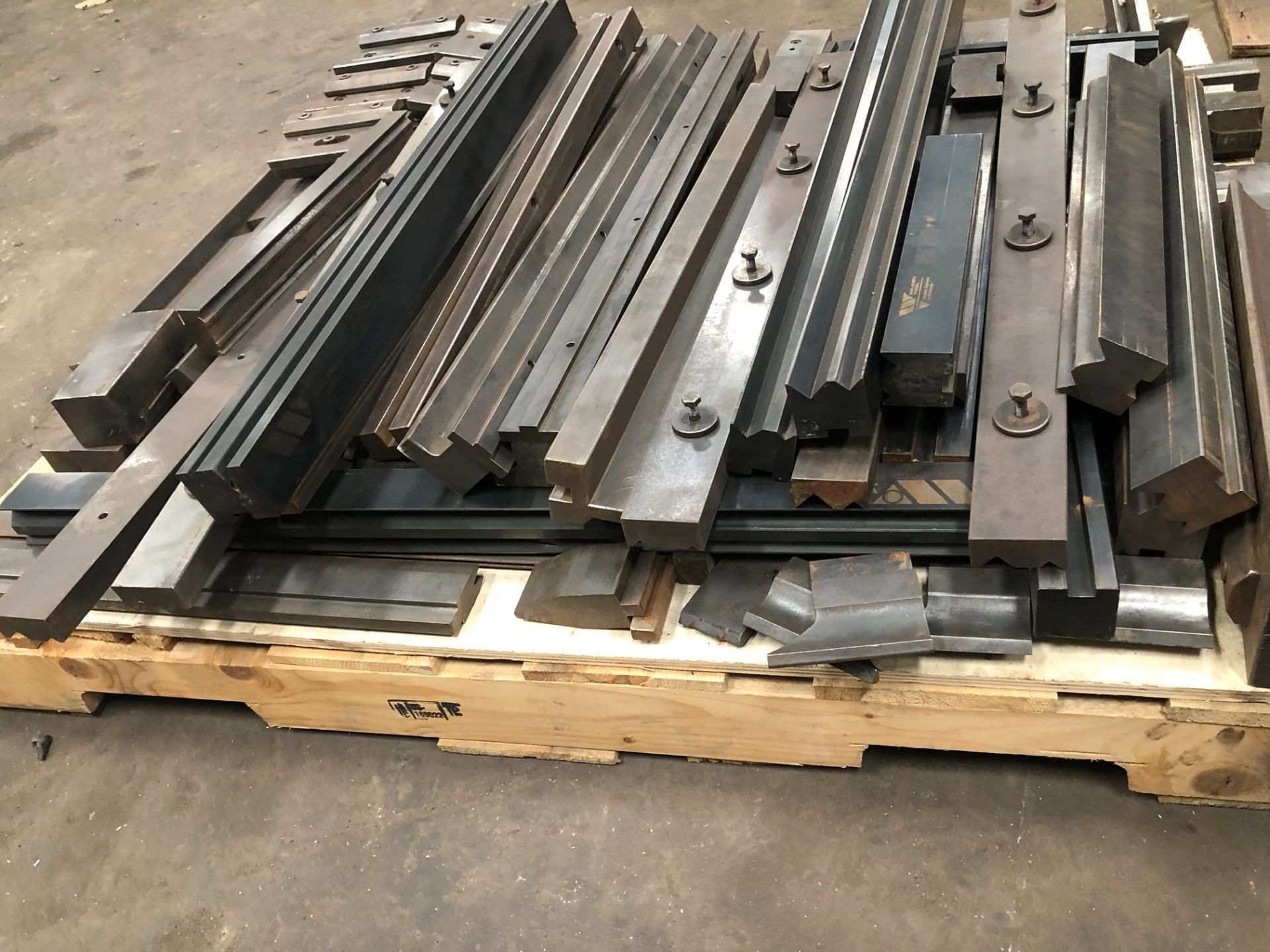 LOT OF PRESS BRAKE DIES, AMADA (Located at: Pitts by JJ, 3426 Hopper Road, Houston, TX 77093) - Image 2 of 5