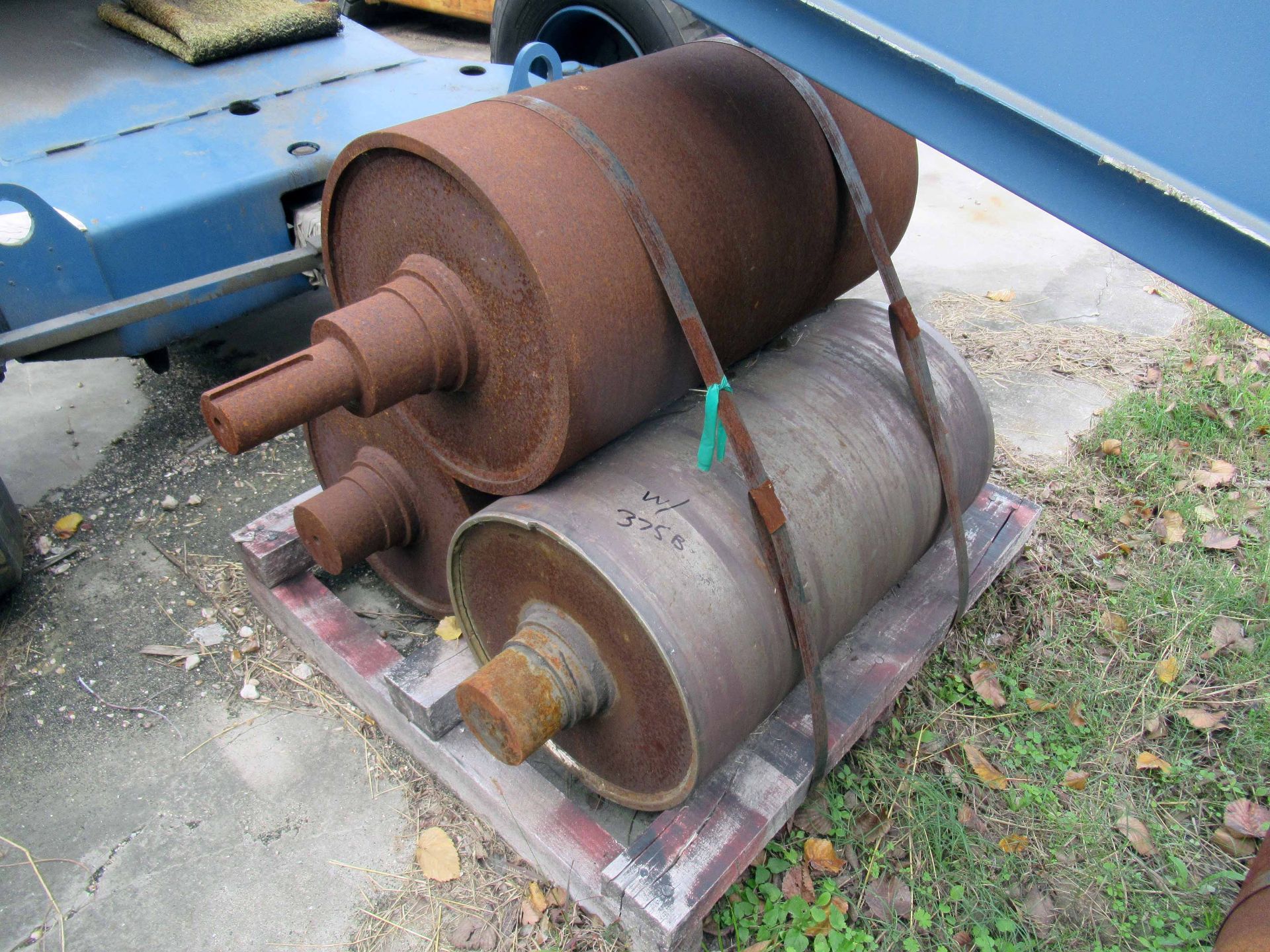 LARGE CAP. TANK TURNING ROLL SET, w/ Radicon gear boxes, 24”L. x 18” dia. rolls, 1-driver., 2- - Image 5 of 5