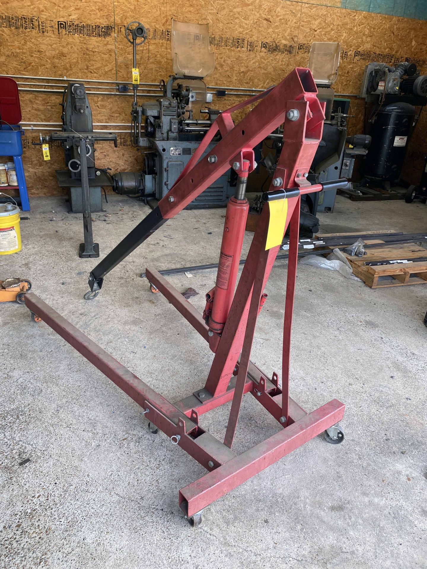 ENGINE HOIST, 2 T. (Located at: Star Machine Works, 150 Robin Dr., Livingston, TX 77351)