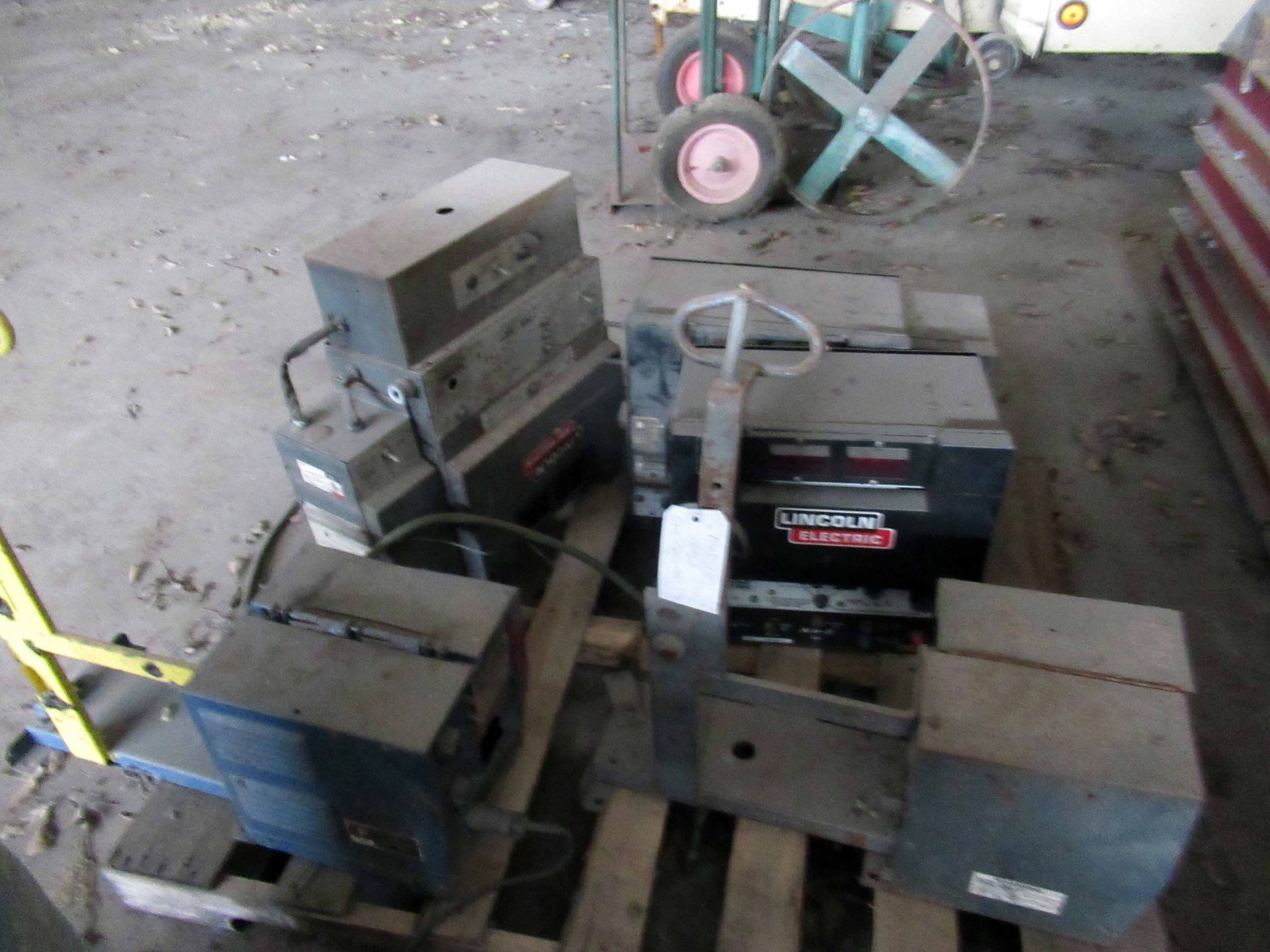 LOT OF WELD CONTROLLERS, LINCOLN MDL. NA-5R & MDL.. NA-5 (Located at: Precision Welding &